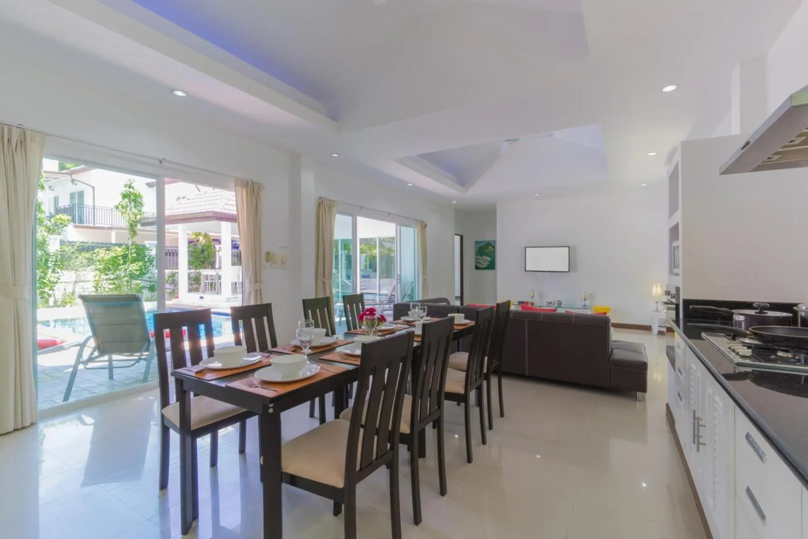 Kitchen or kitchenette in Chalong - 4 Bedroom Private Pool Villa - Phuket