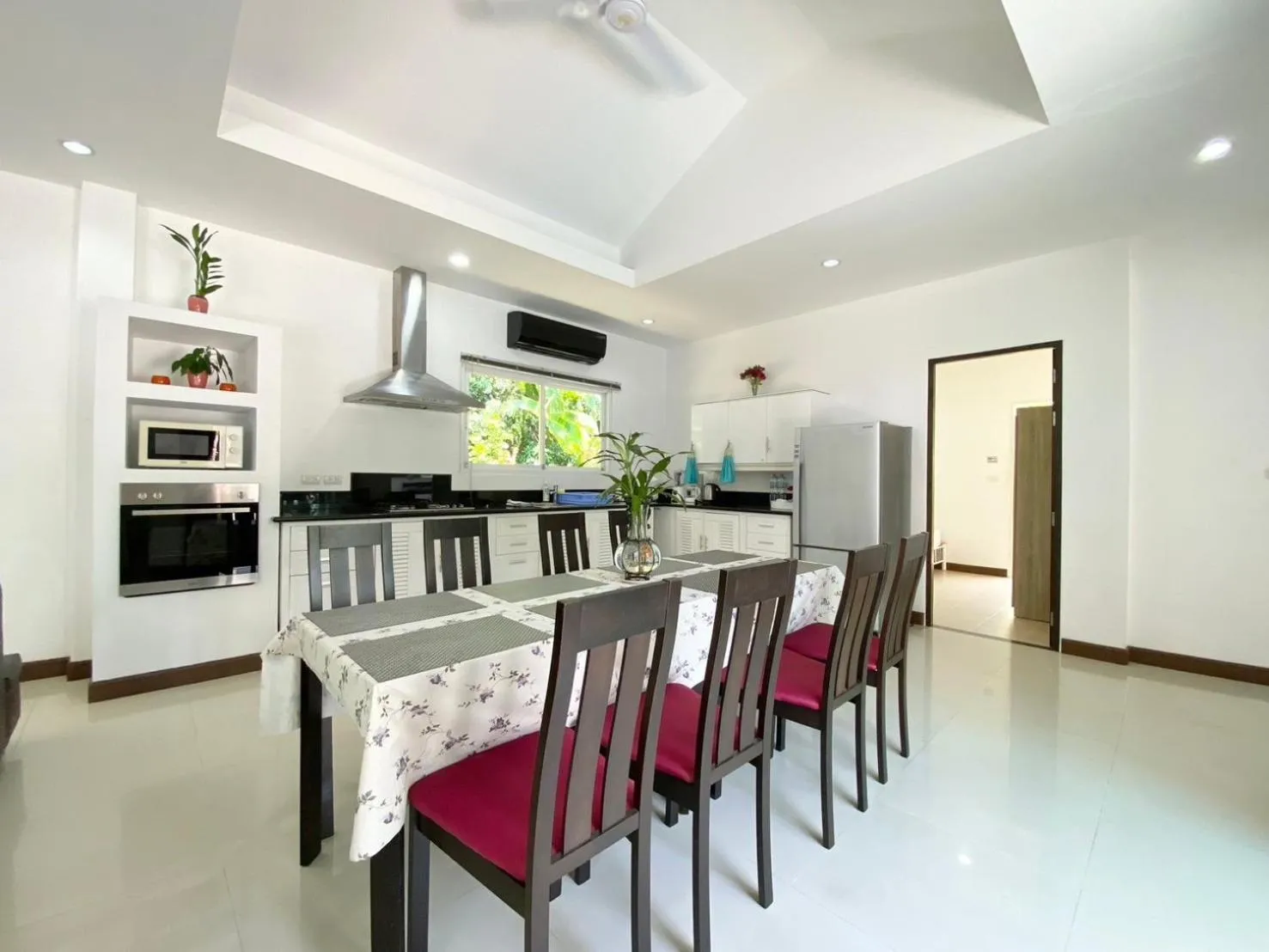 Kitchen or kitchenette in Chalong - 4 Bedroom Private Pool Villa - Phuket