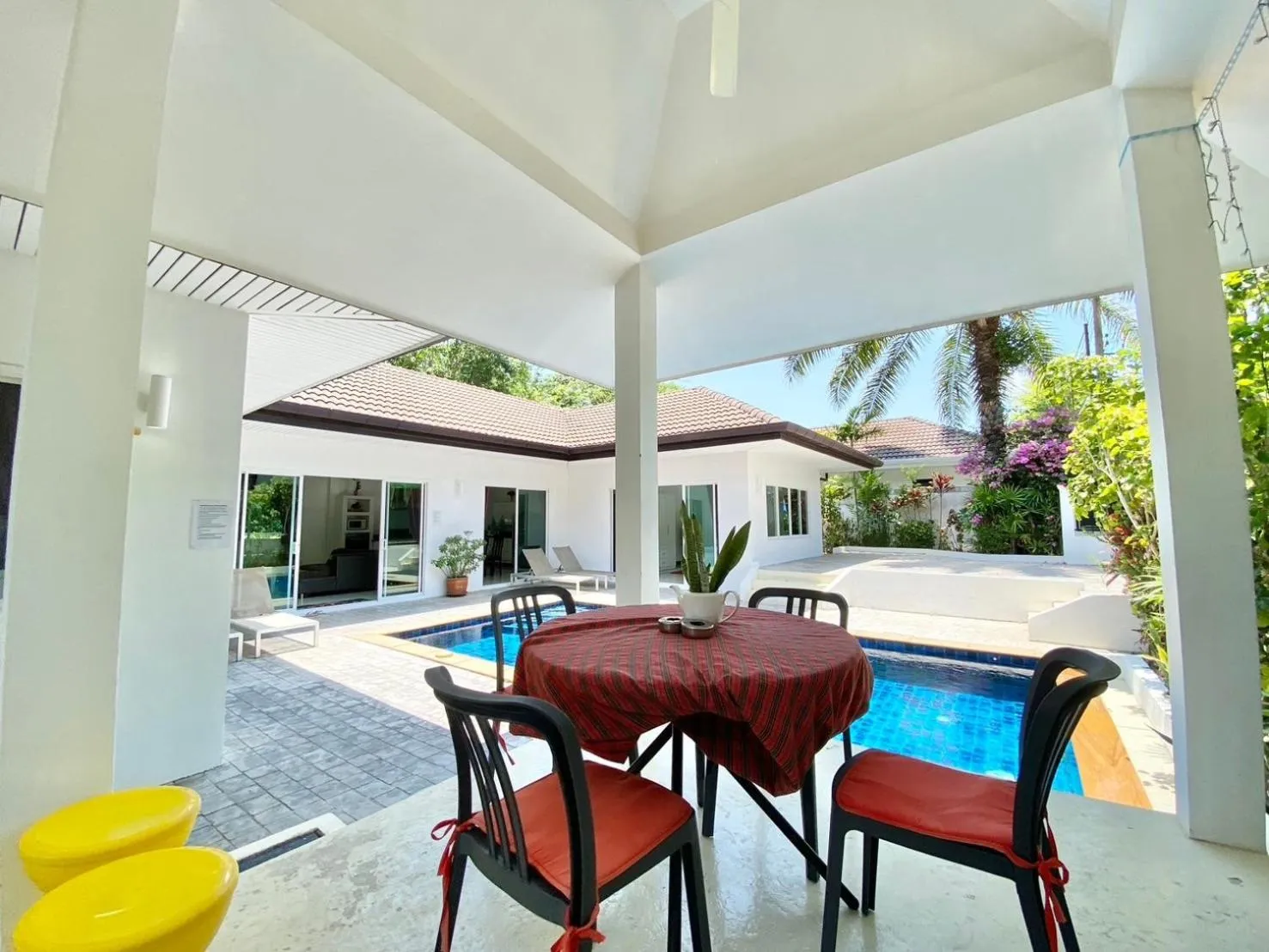 Patio in Chalong - 4 Bedroom Private Pool Villa - Phuket
