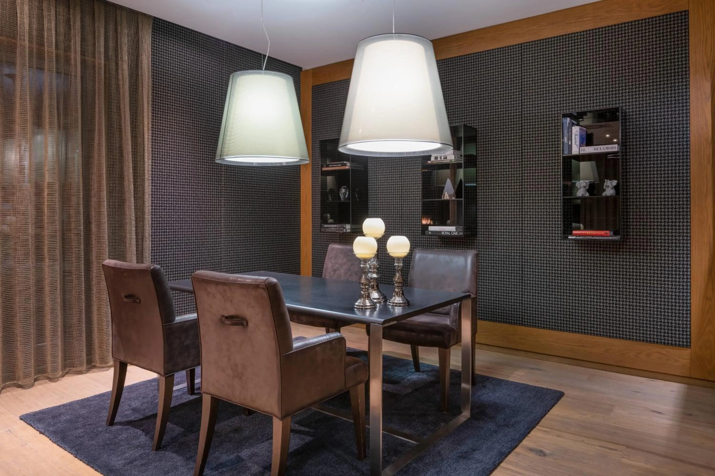 Lounge or bar in Hotel AC Baqueira Ski Resort, Autograph Collection