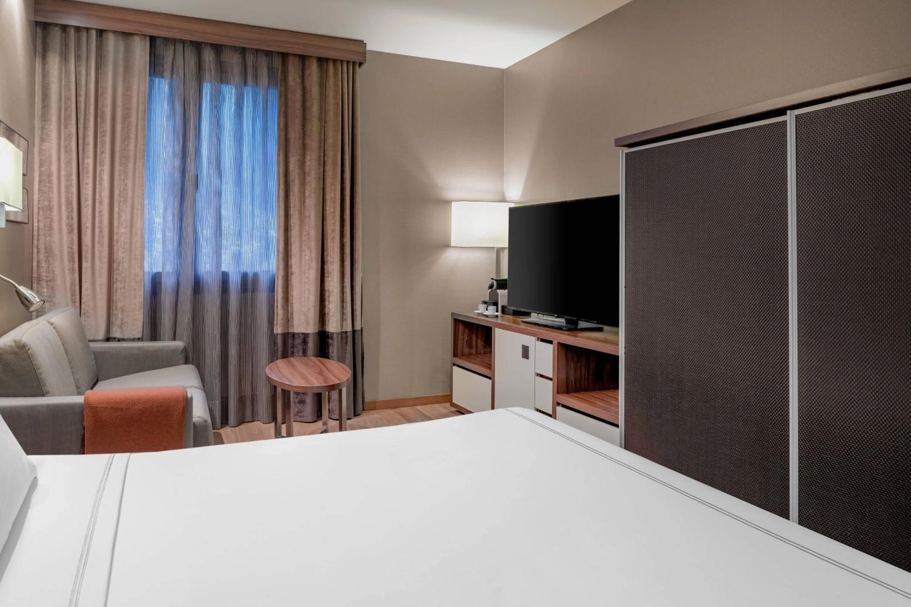 Photo of the whole room, Bed in Hotel AC Baqueira Ski Resort, Autograph Collection