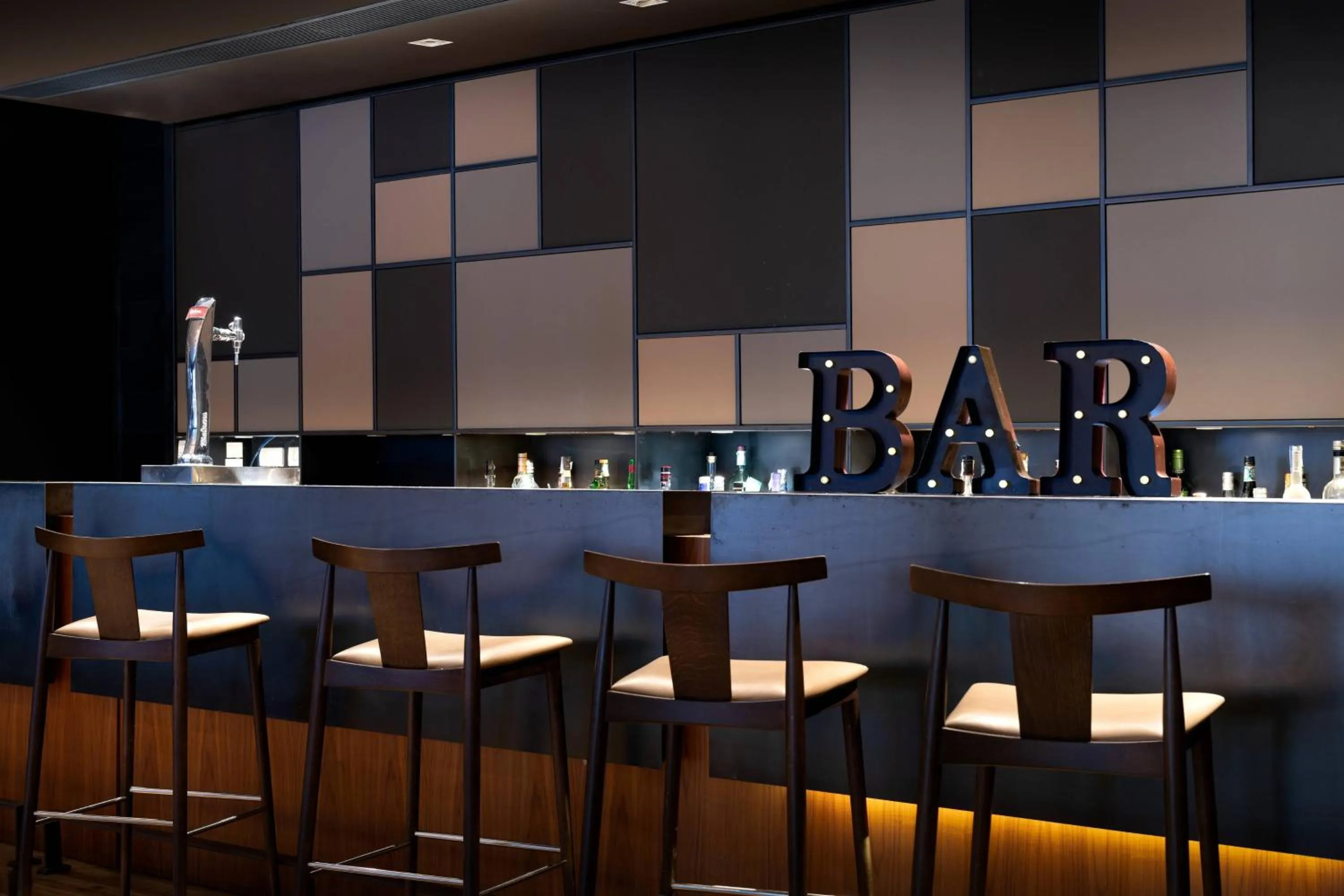Lounge or bar in Hotel AC Baqueira Ski Resort, Autograph Collection