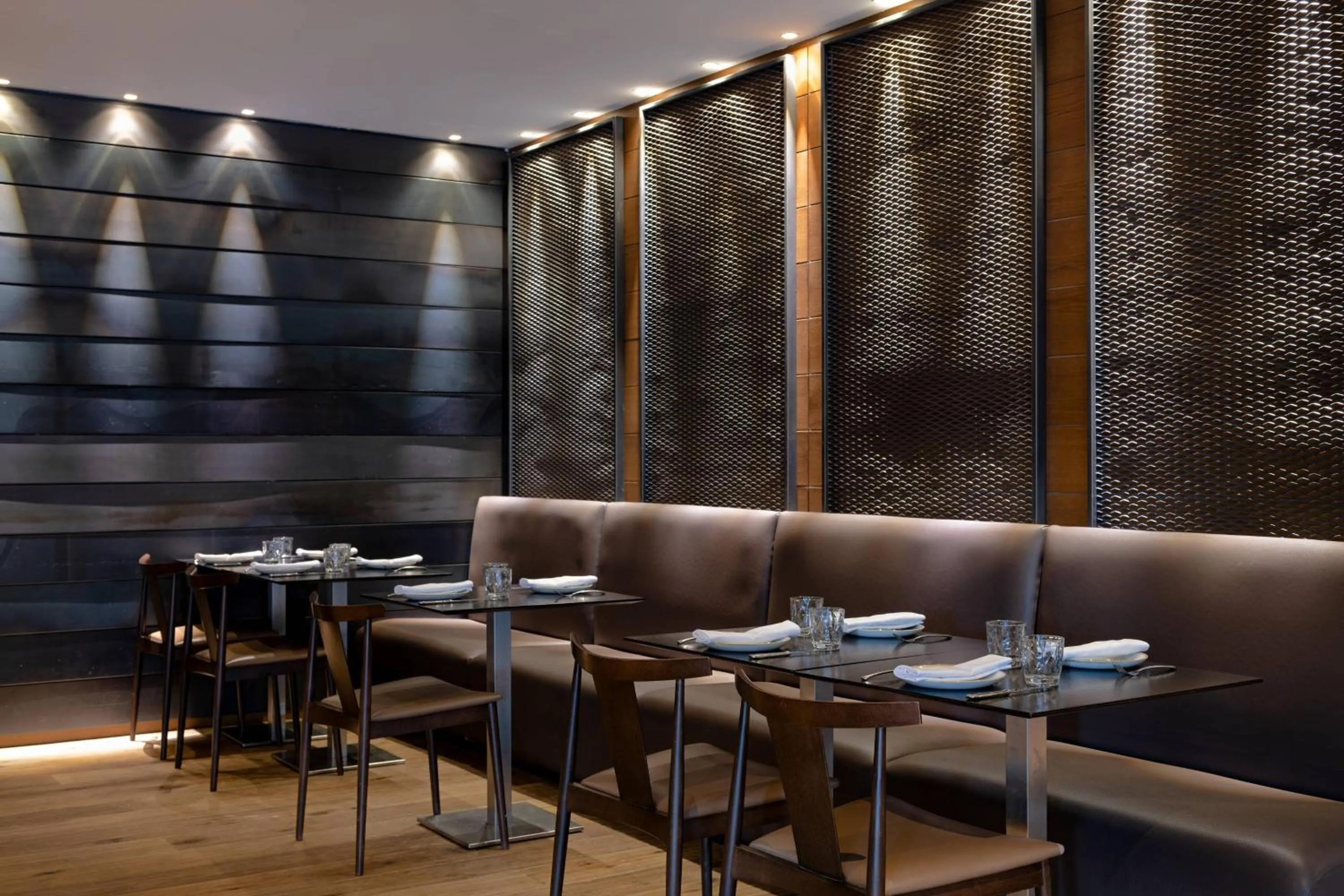 Lounge or bar in Hotel AC Baqueira Ski Resort, Autograph Collection