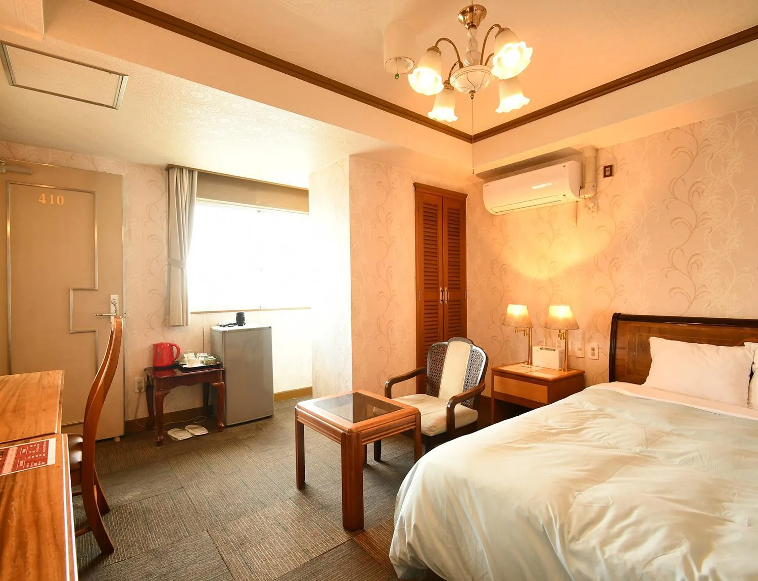 Bed in Sunrise Hotel Okinawa-どこか懐かしいレトロ宿軽朝食付