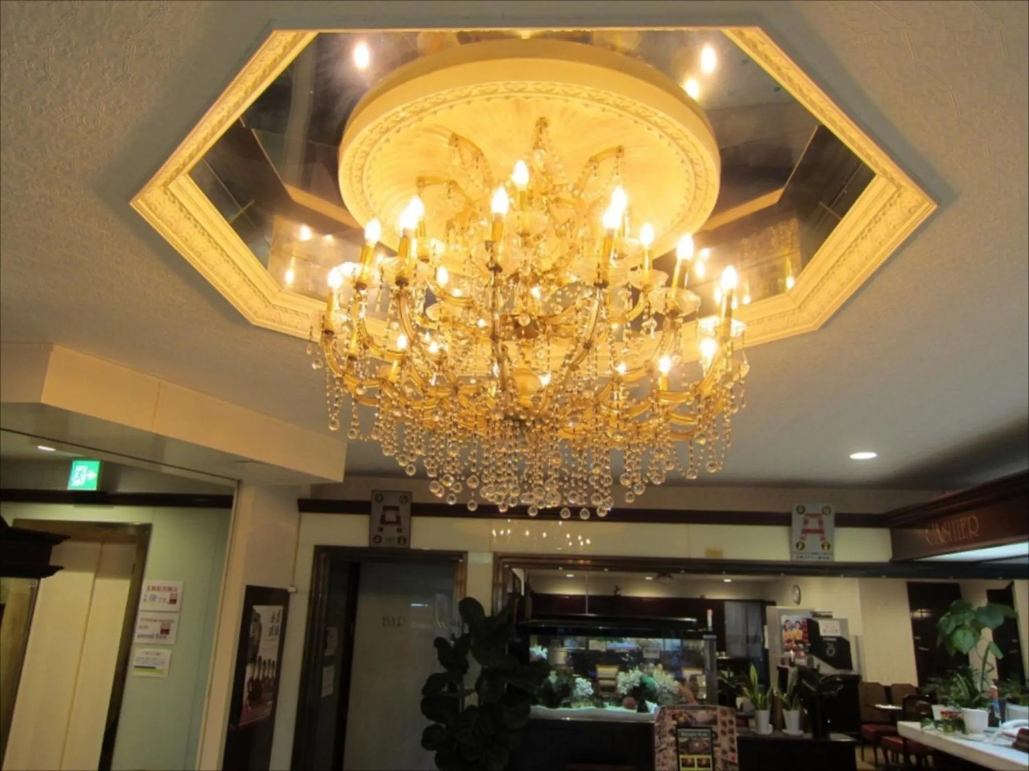 Lobby or reception in Sunrise Hotel Okinawa-どこか懐かしいレトロ宿軽朝食付