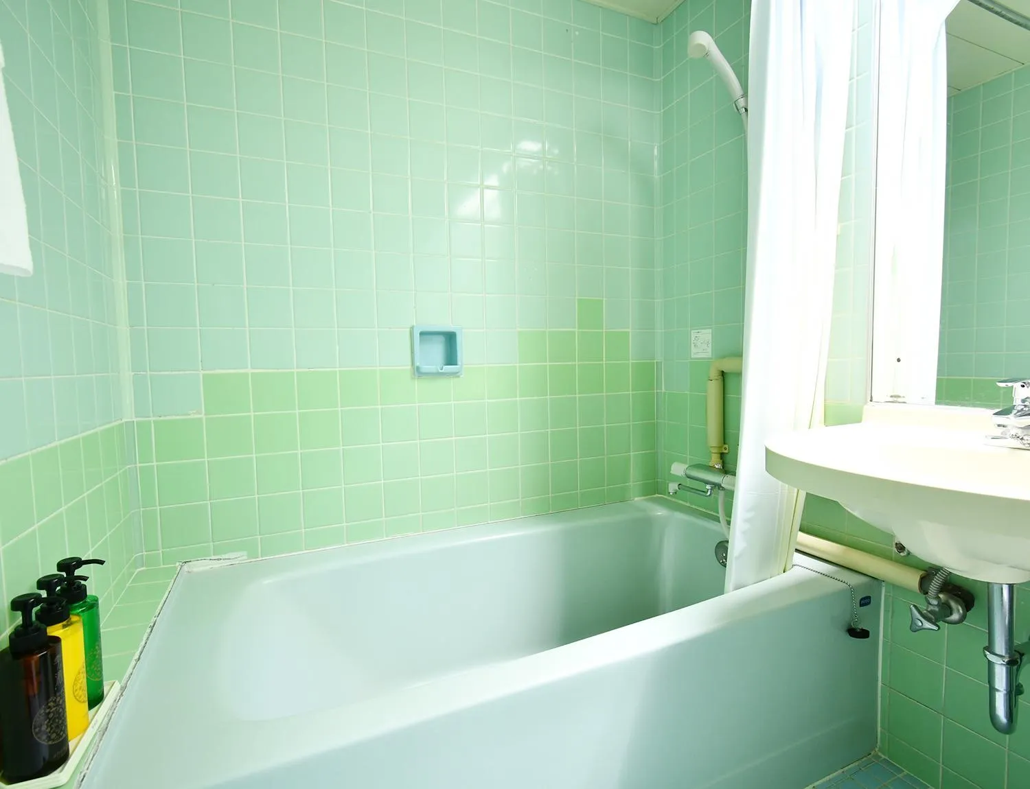 Sunrise Hotel Okinawa-どこか懐かしいレトロ宿軽朝食付