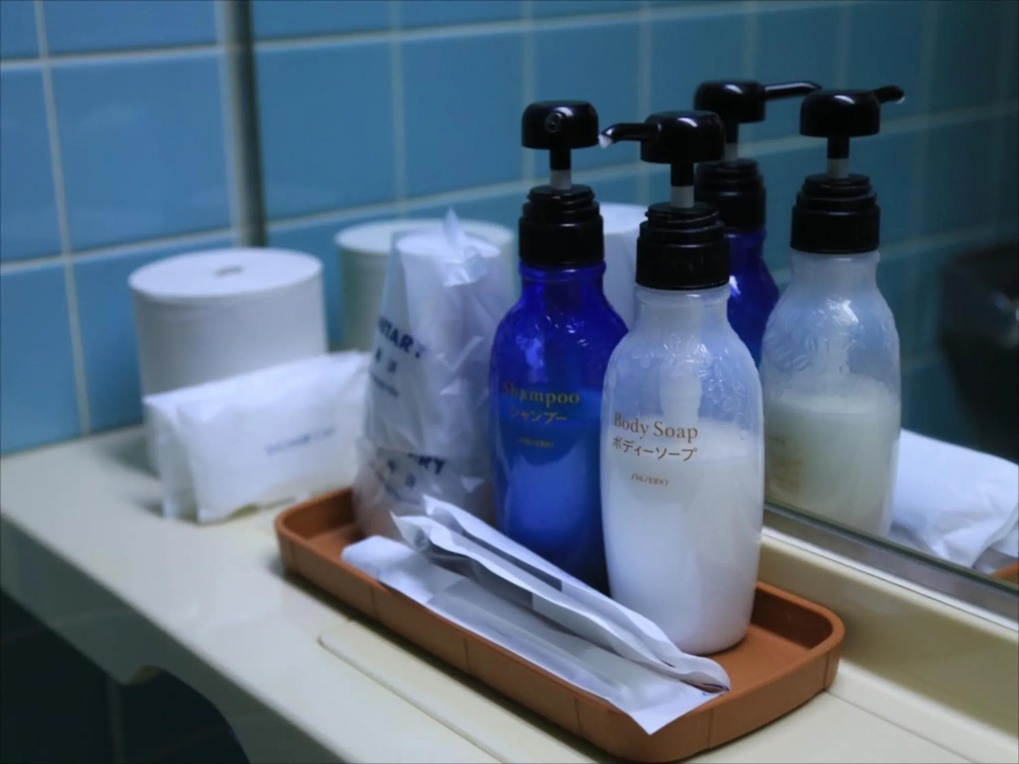 Bathroom in Sunrise Hotel Okinawa-どこか懐かしいレトロ宿軽朝食付