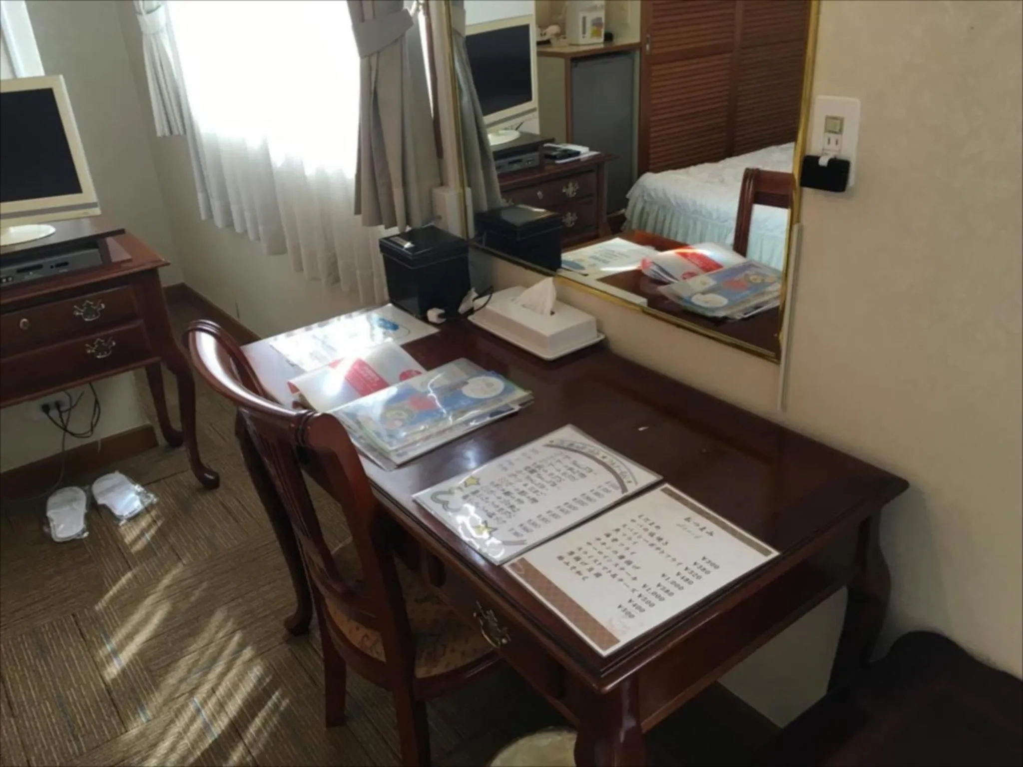 Photo of the whole room, Bed in Sunrise Hotel Okinawa-どこか懐かしいレトロ宿軽朝食付