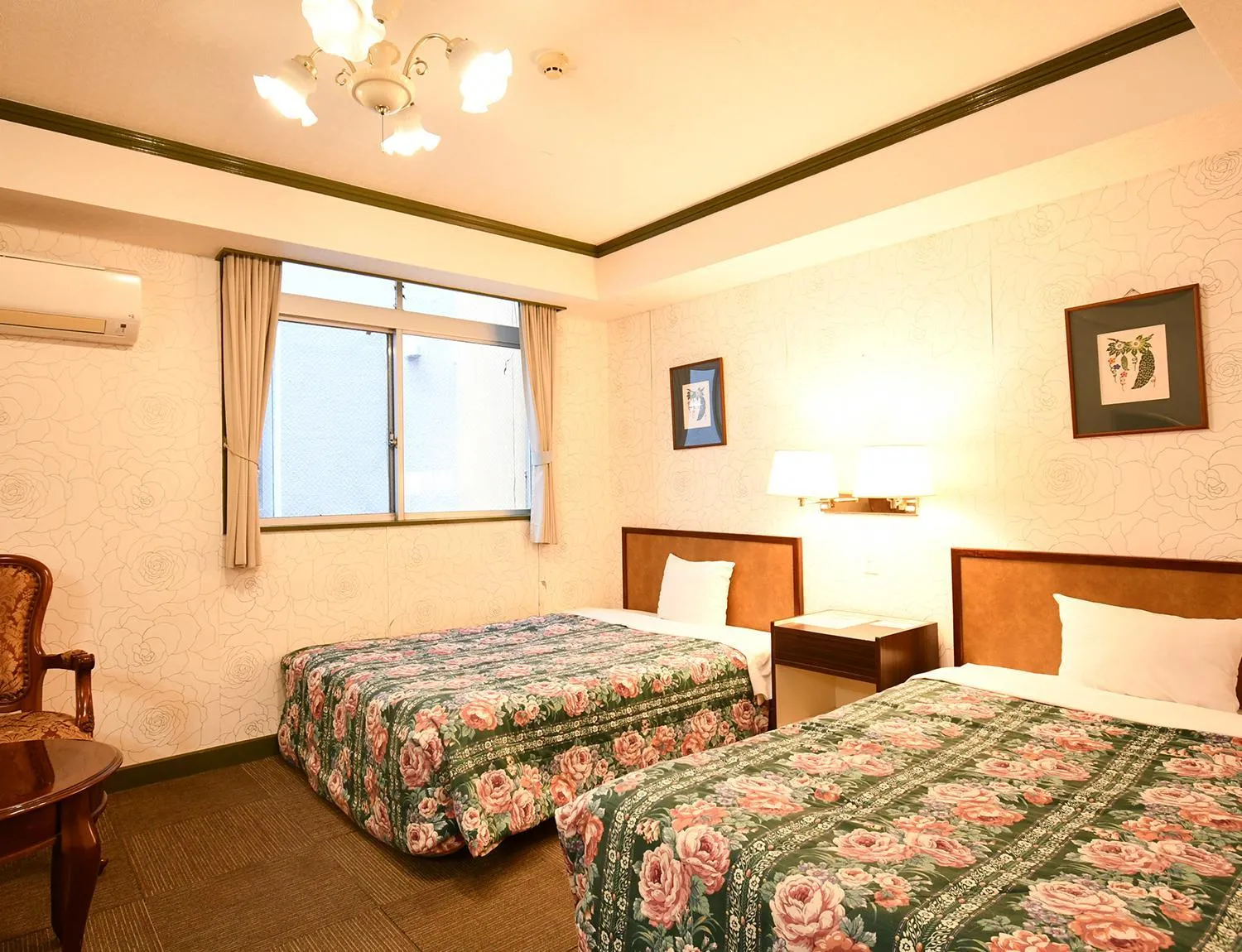 Bed in Sunrise Hotel Okinawa-どこか懐かしいレトロ宿軽朝食付