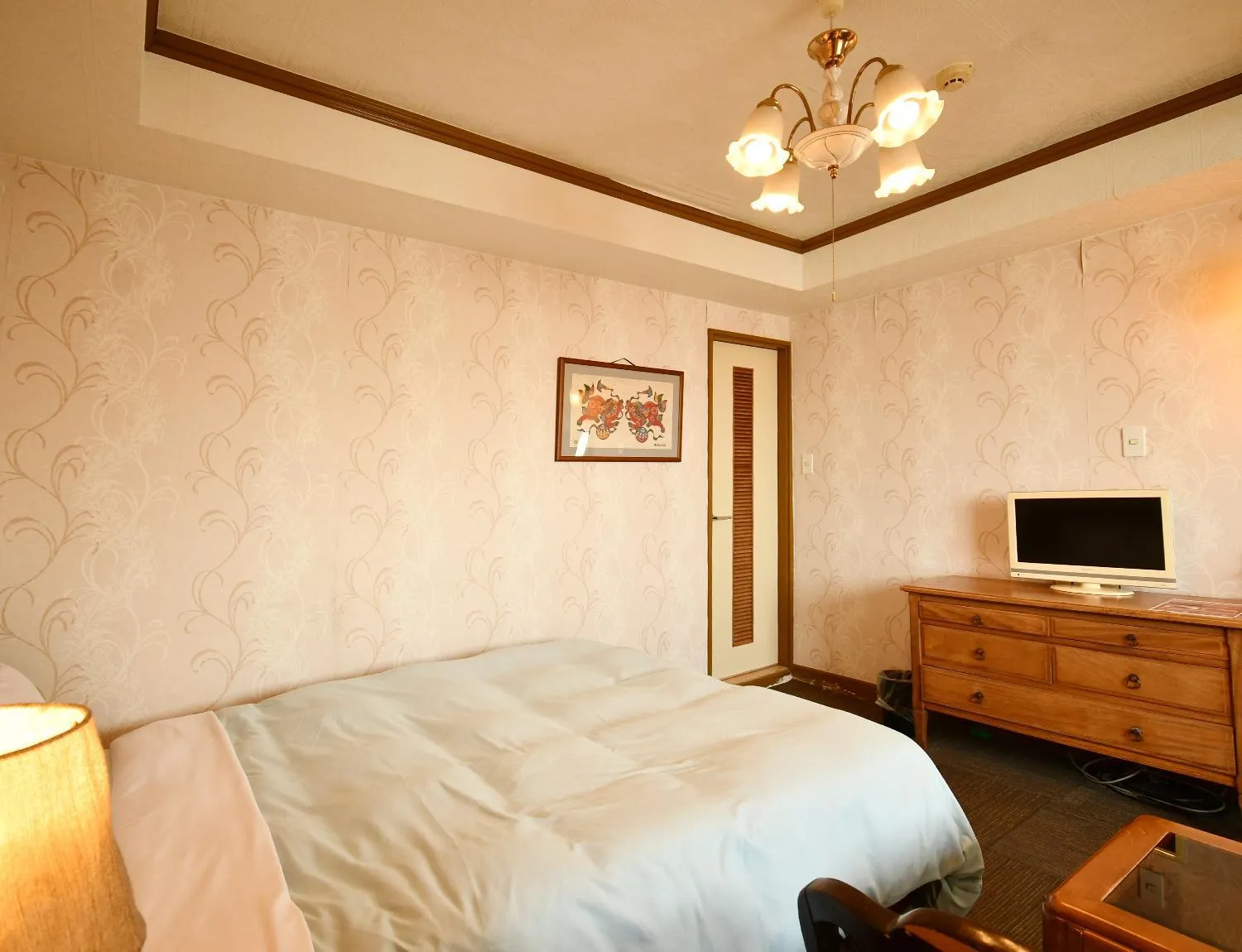 Bed in Sunrise Hotel Okinawa-どこか懐かしいレトロ宿軽朝食付