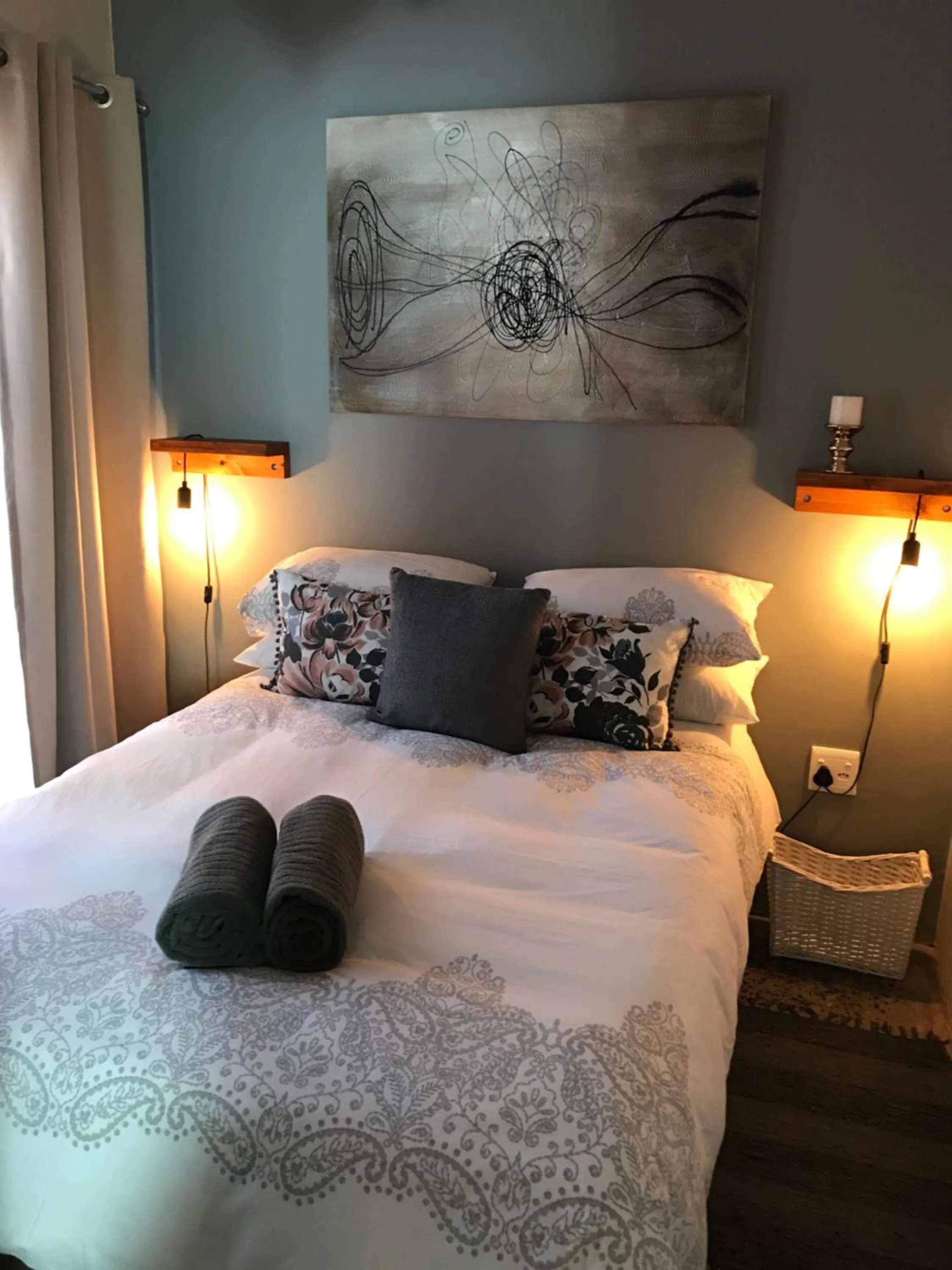 Bed in 28 La Rochelle