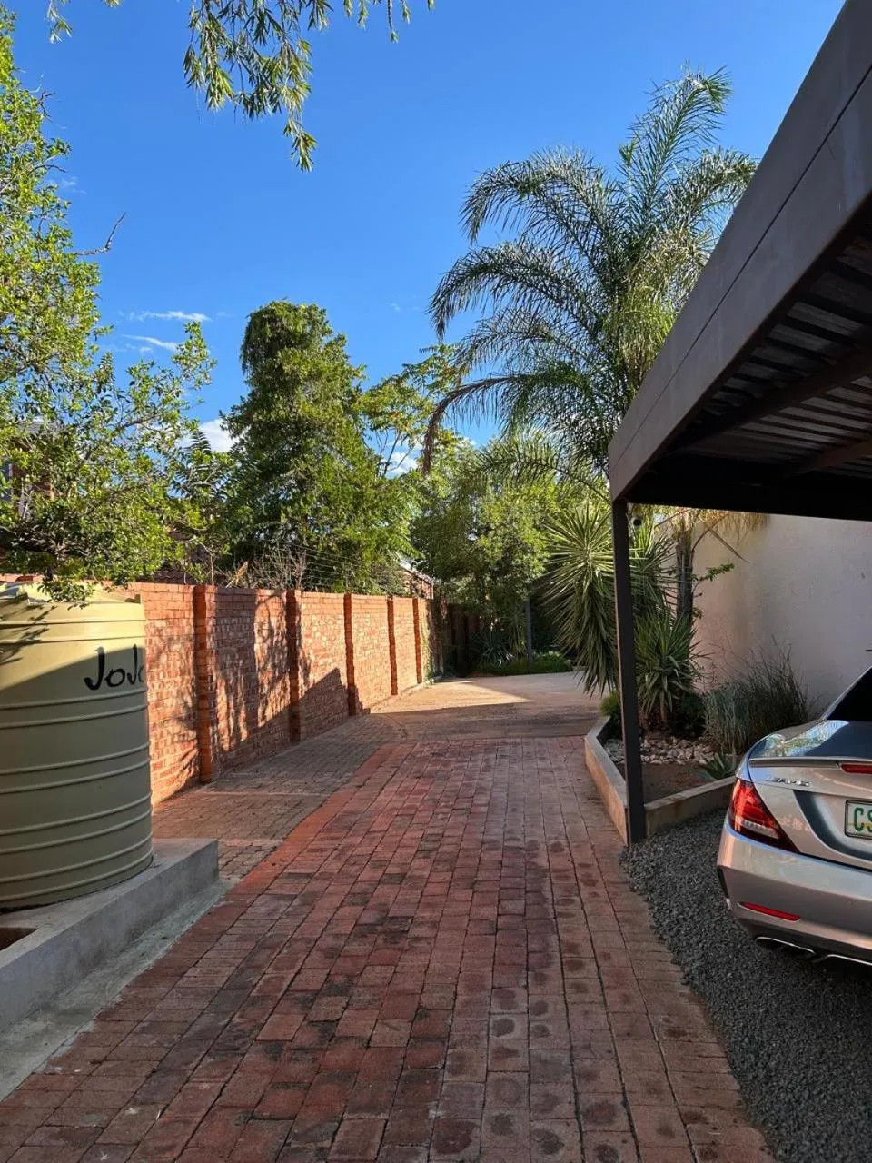 Property building in 28 La Rochelle