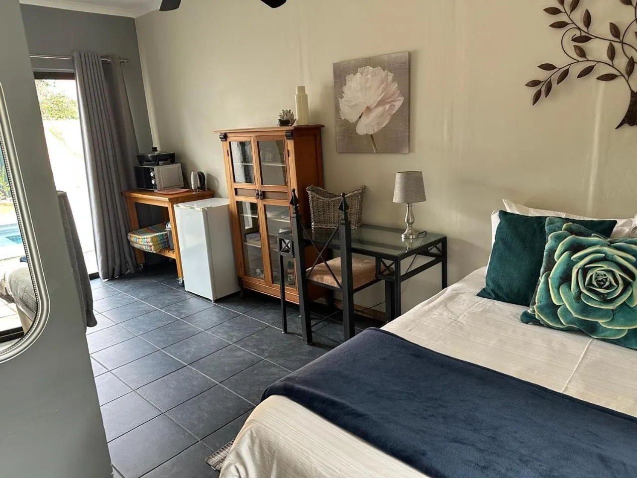 Bed in 28 La Rochelle