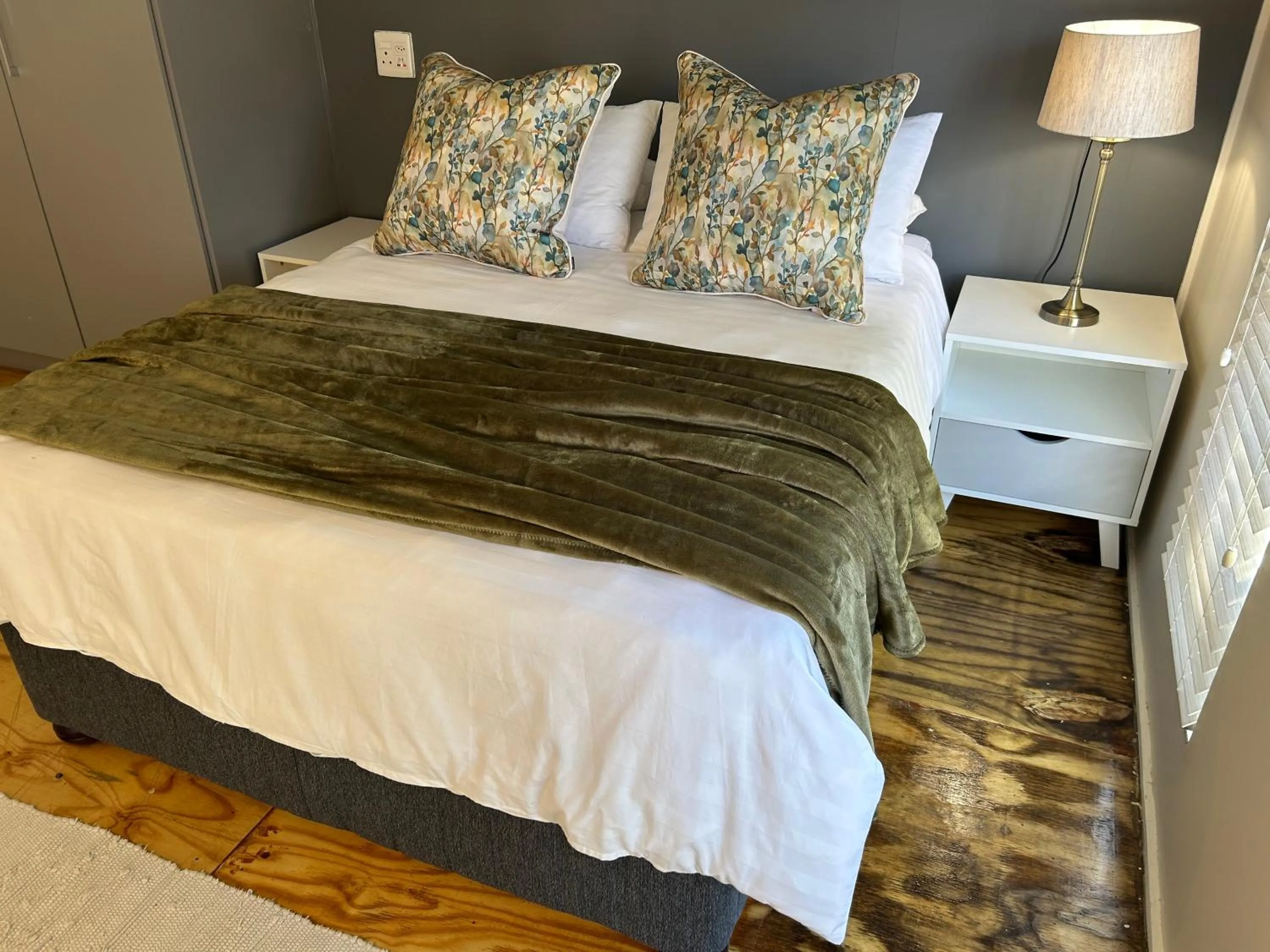 Bed in 28 La Rochelle