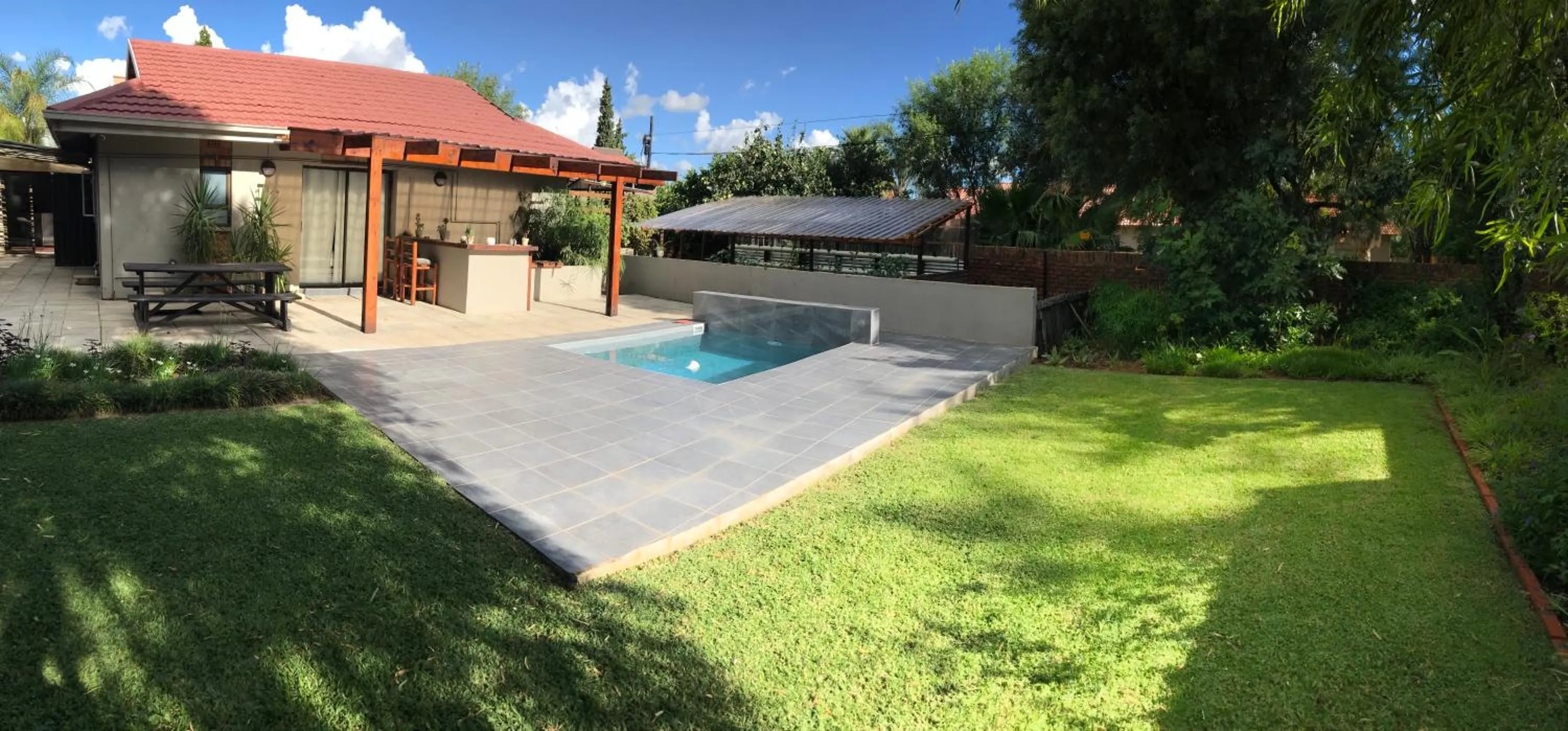 Property building in 28 La Rochelle