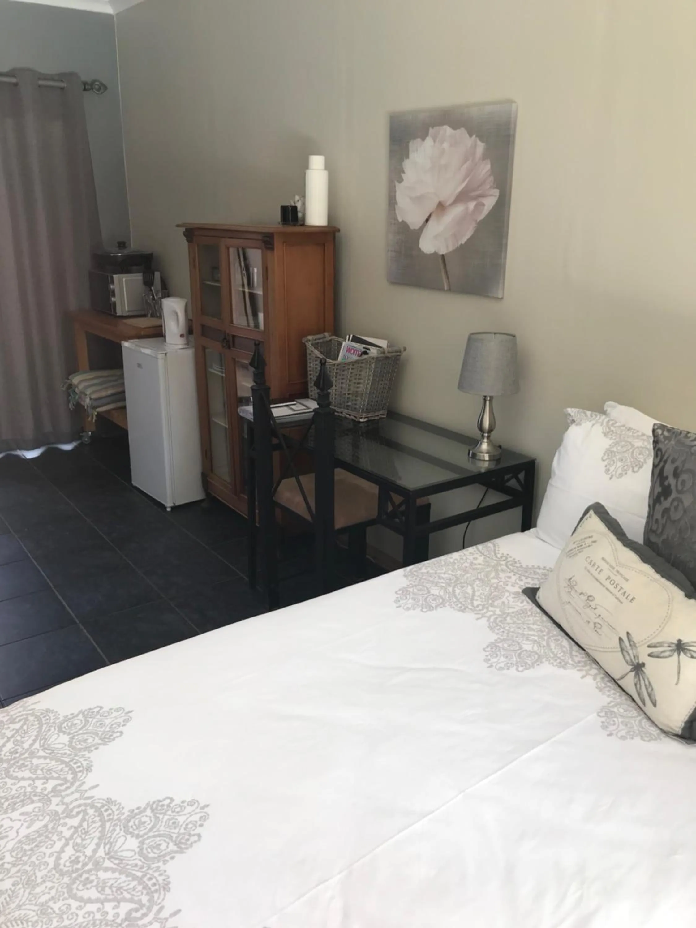 Bed in 28 La Rochelle