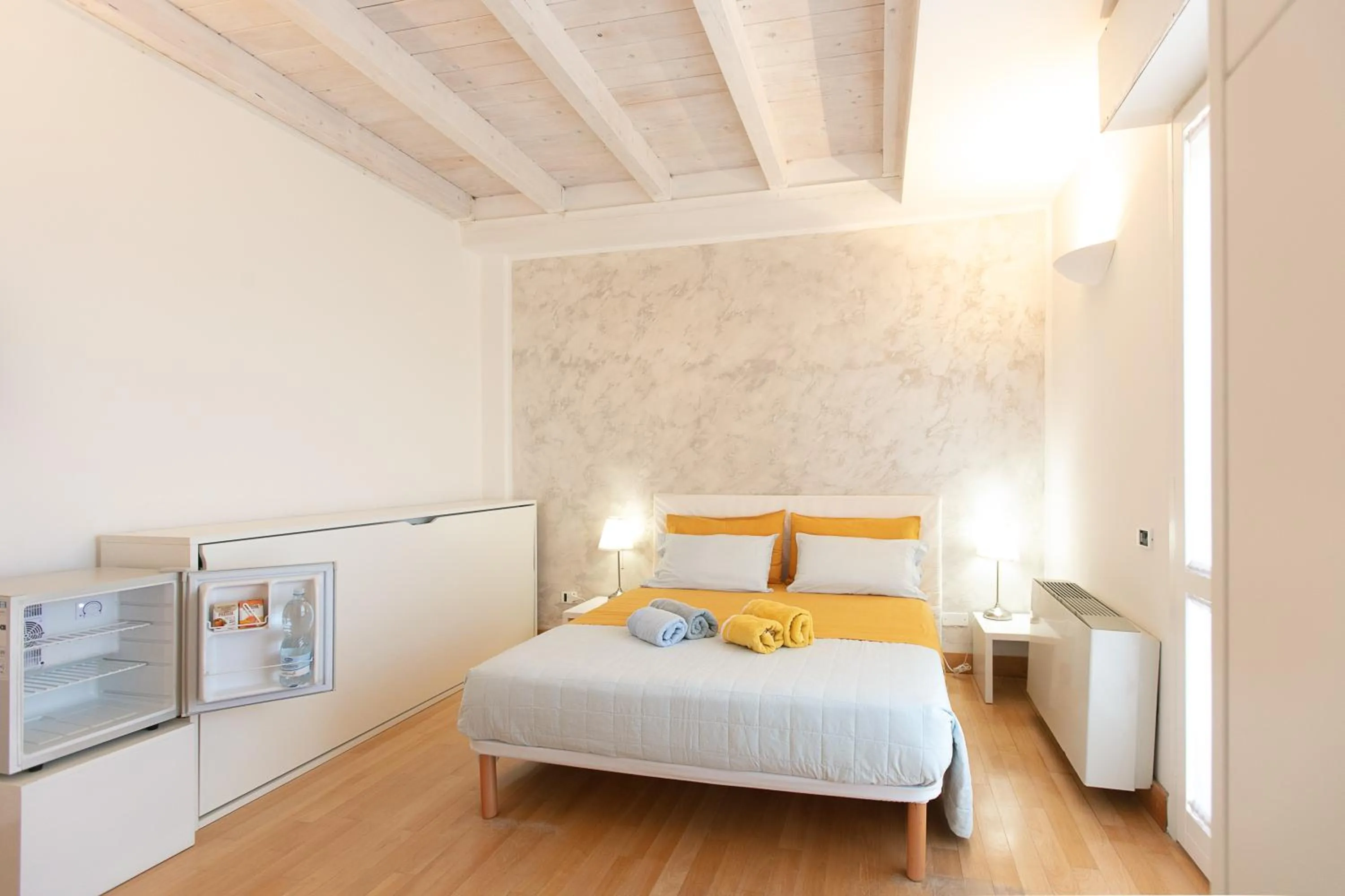 Photo of the whole room, Bed in Giardini e Mare