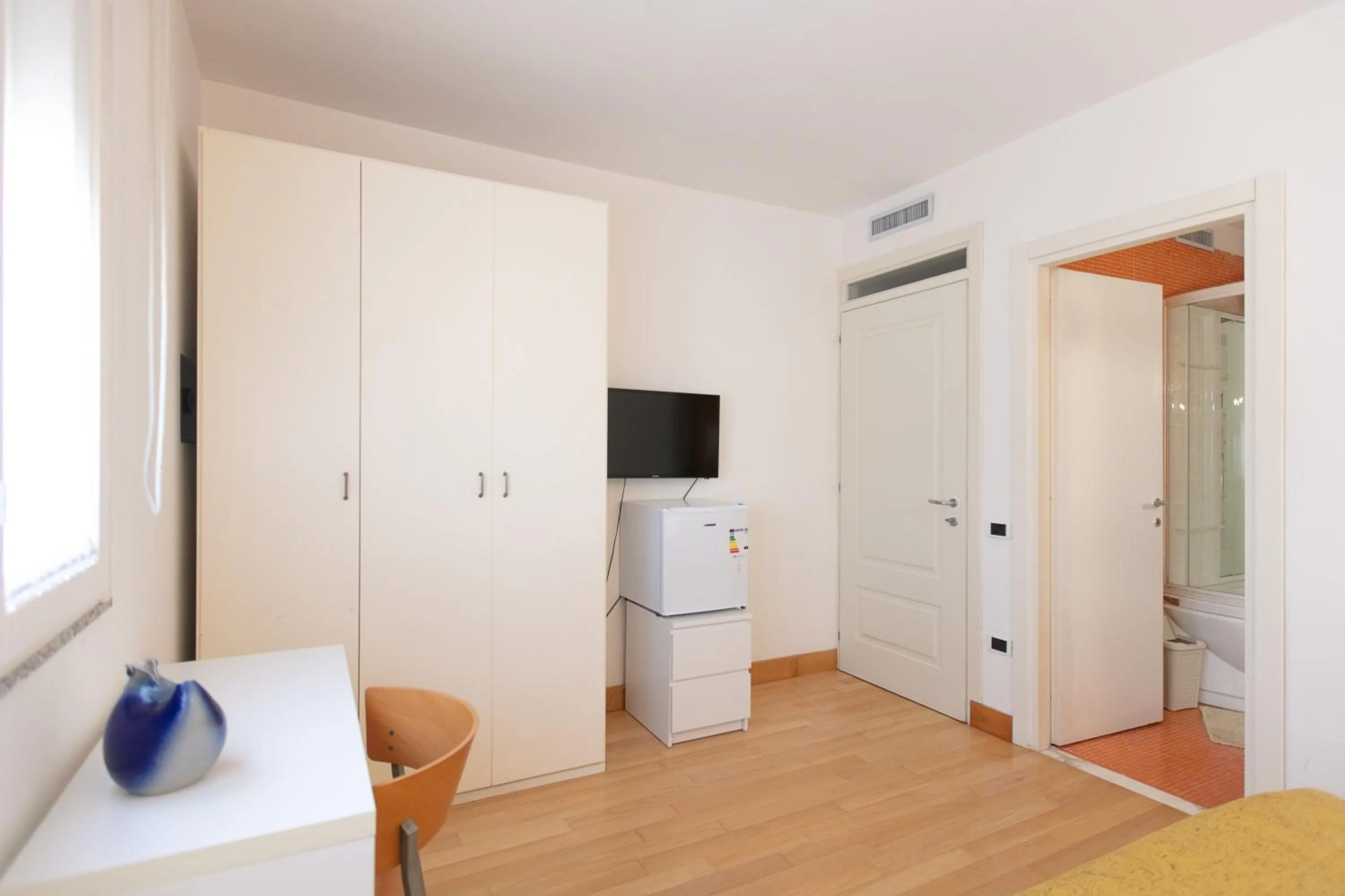 Photo of the whole room, Bed in Giardini e Mare