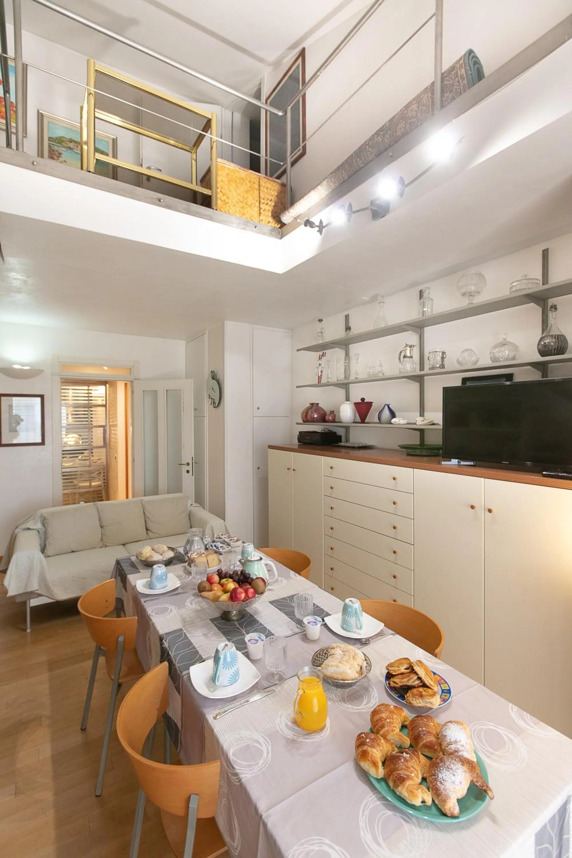 Food and drinks in Giardini e Mare