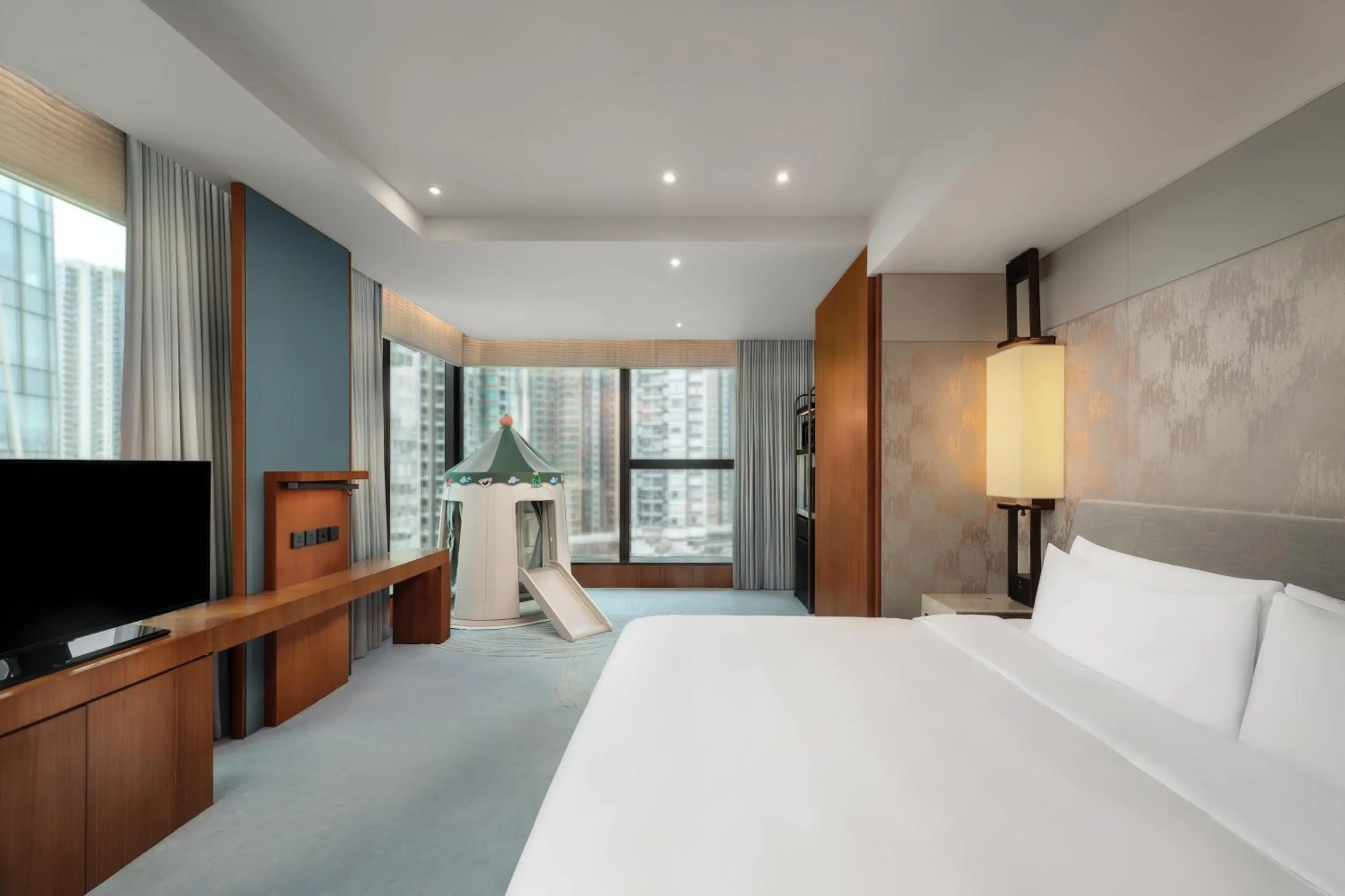 Bed in Kerry Hotel Hong Kong by Shangri-la