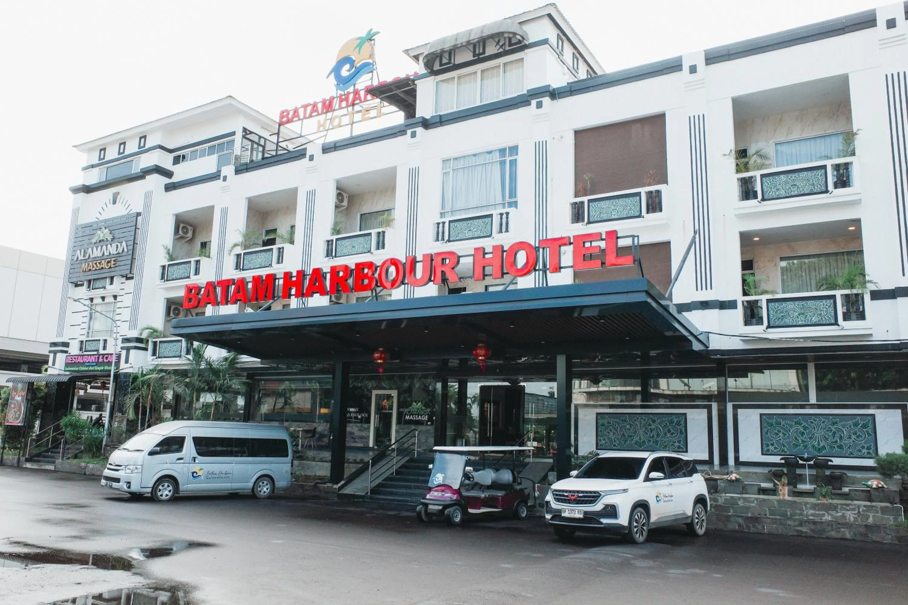 Facade/entrance in Batam Harbour Boutique Hotel & Spa