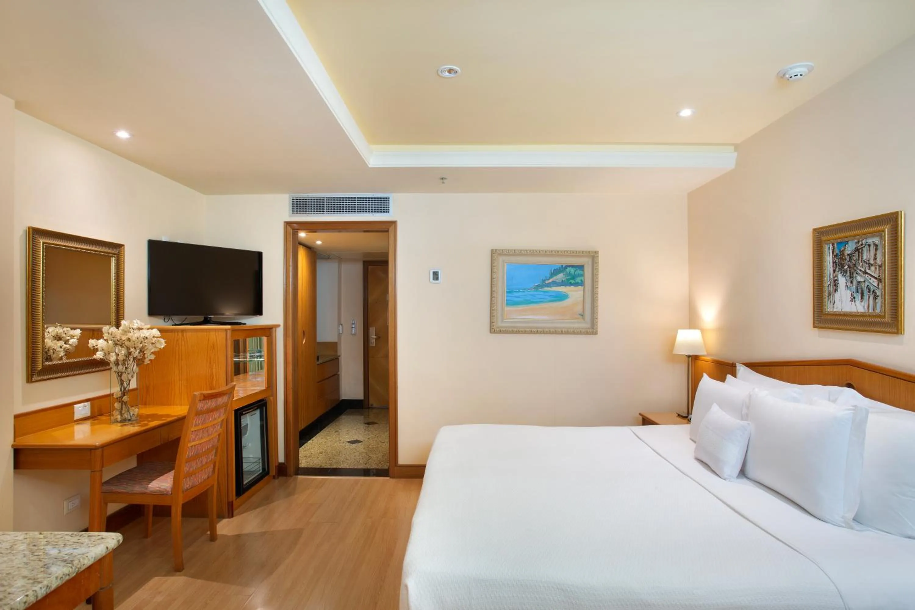 Bed in Windsor Barra Hotel