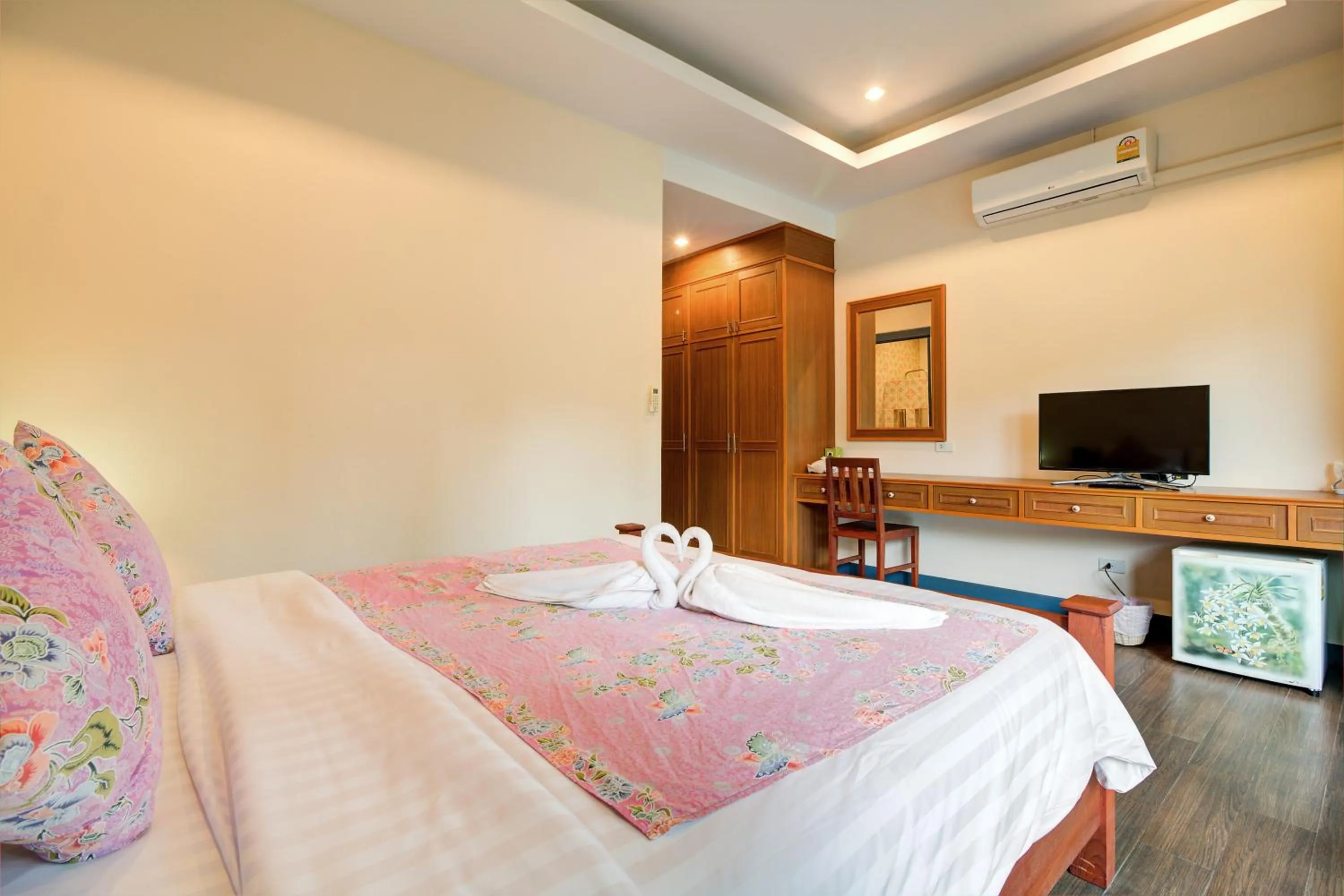 TV and multimedia, Bed in Baan Patcharintorn Samui