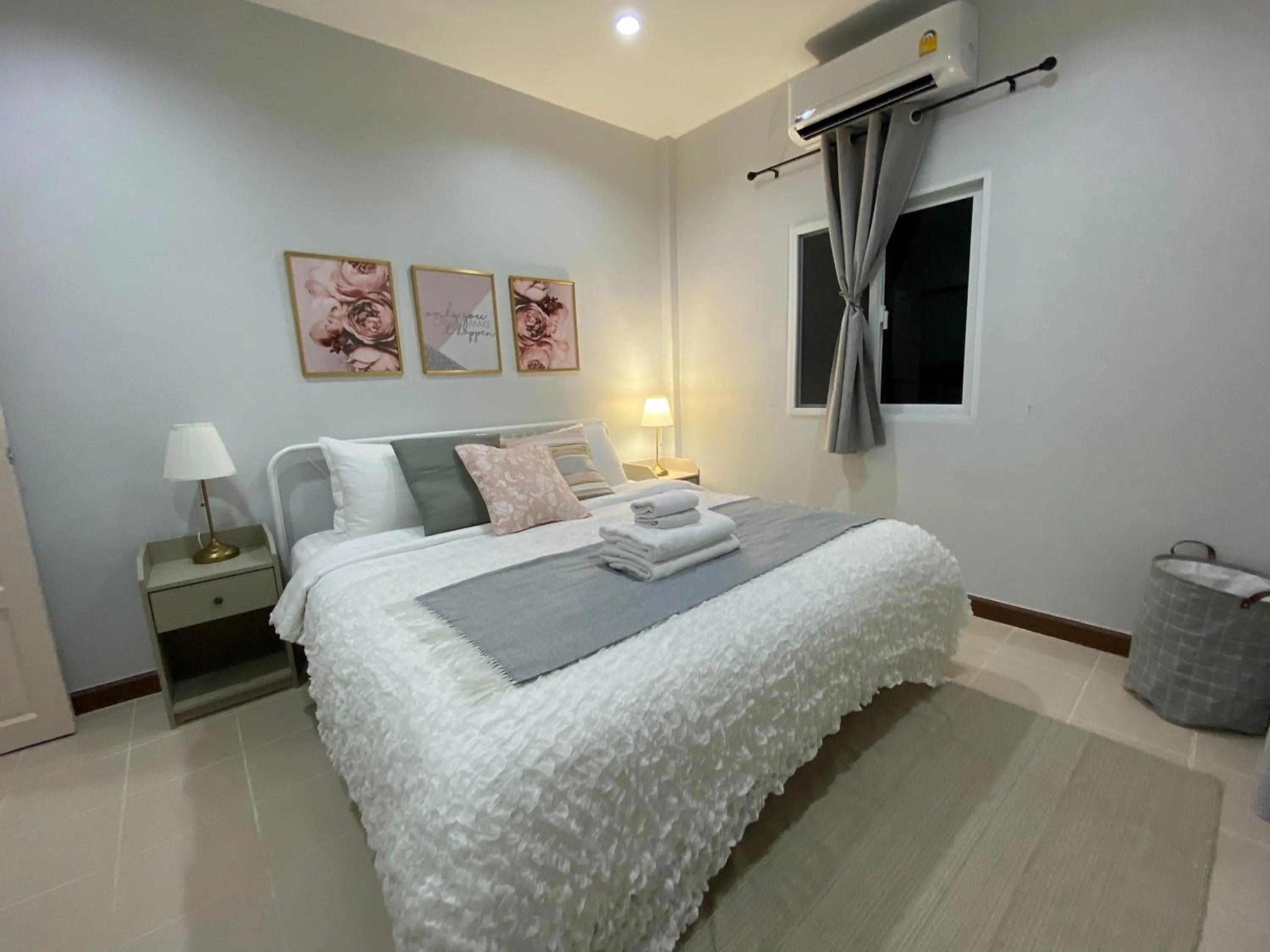 Bed in Baan Patcharintorn Samui