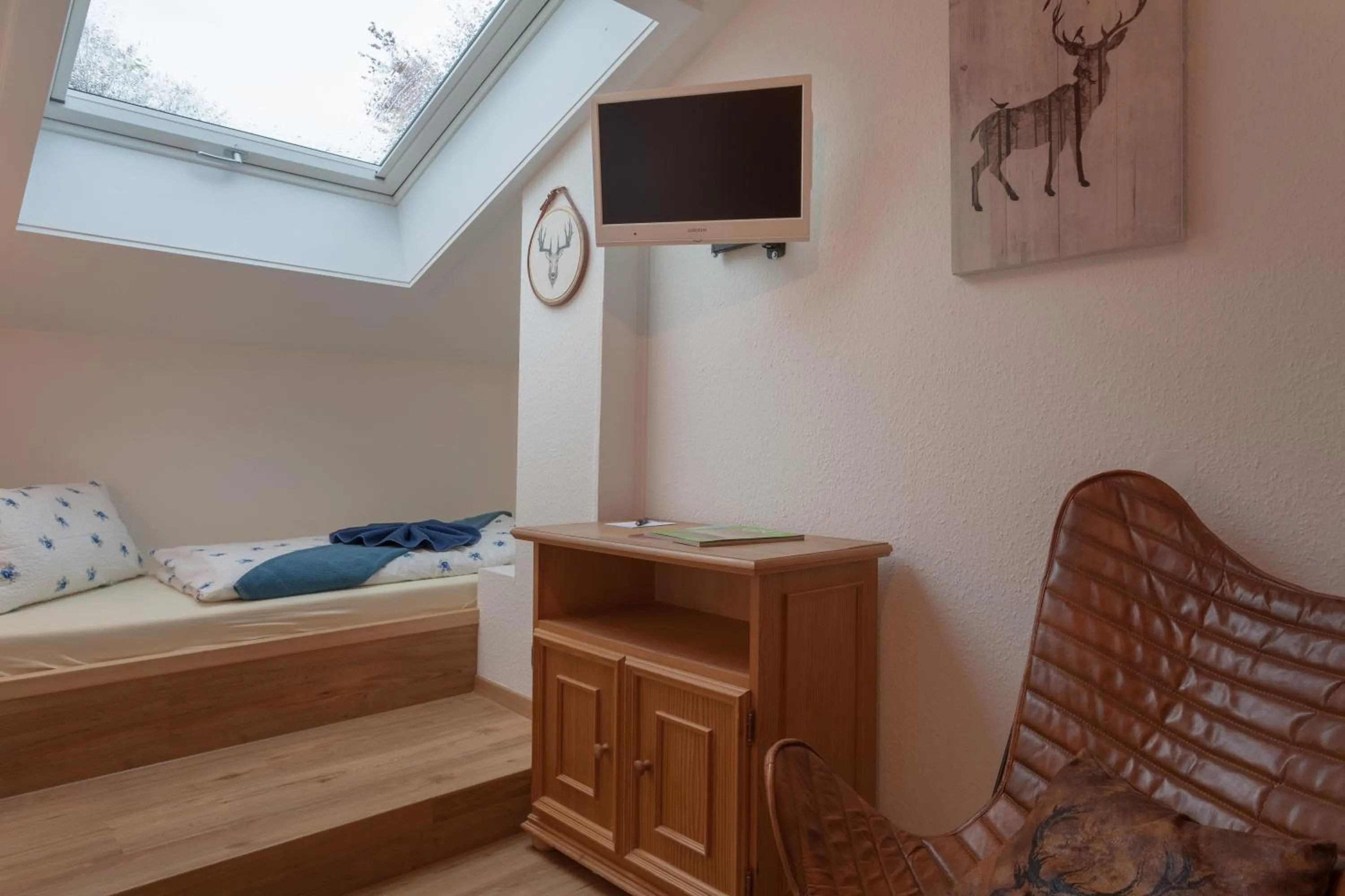 TV and multimedia, Bed in Ferienhotel Sonnenheim