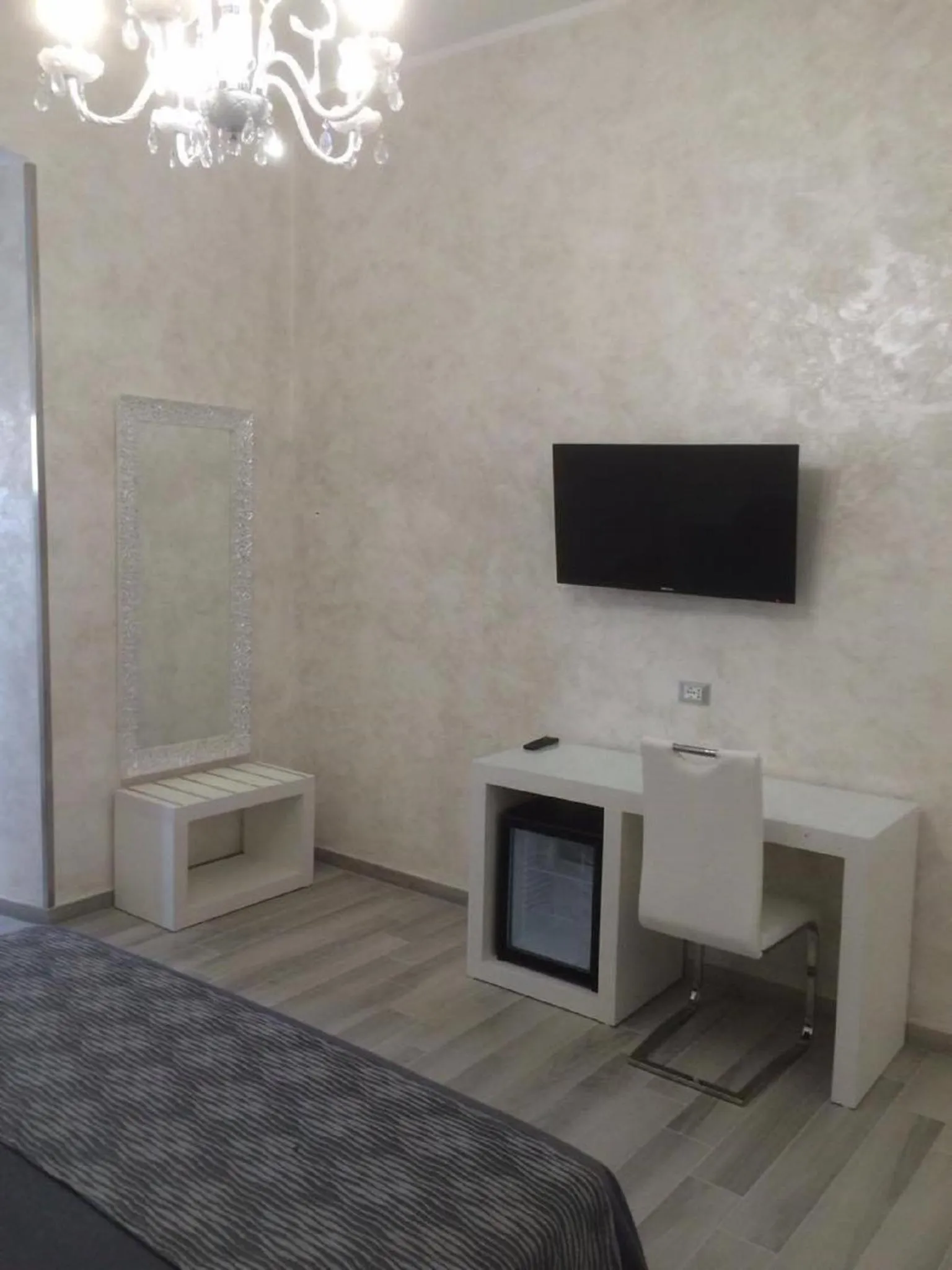 TV and multimedia, Bed in Hotel Paladini