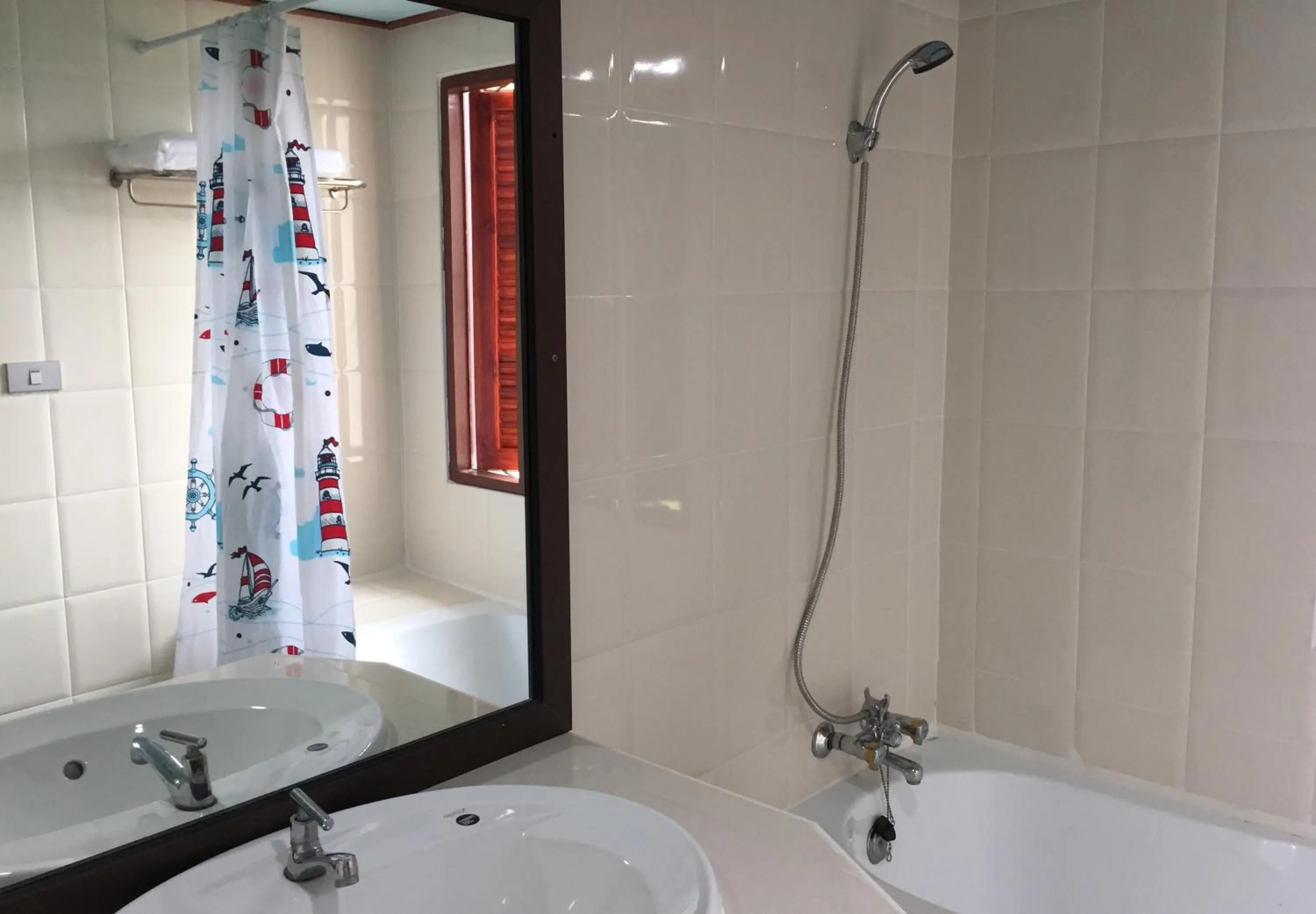 Bathroom in Toh Buk Seng Ayutthaya Hotel