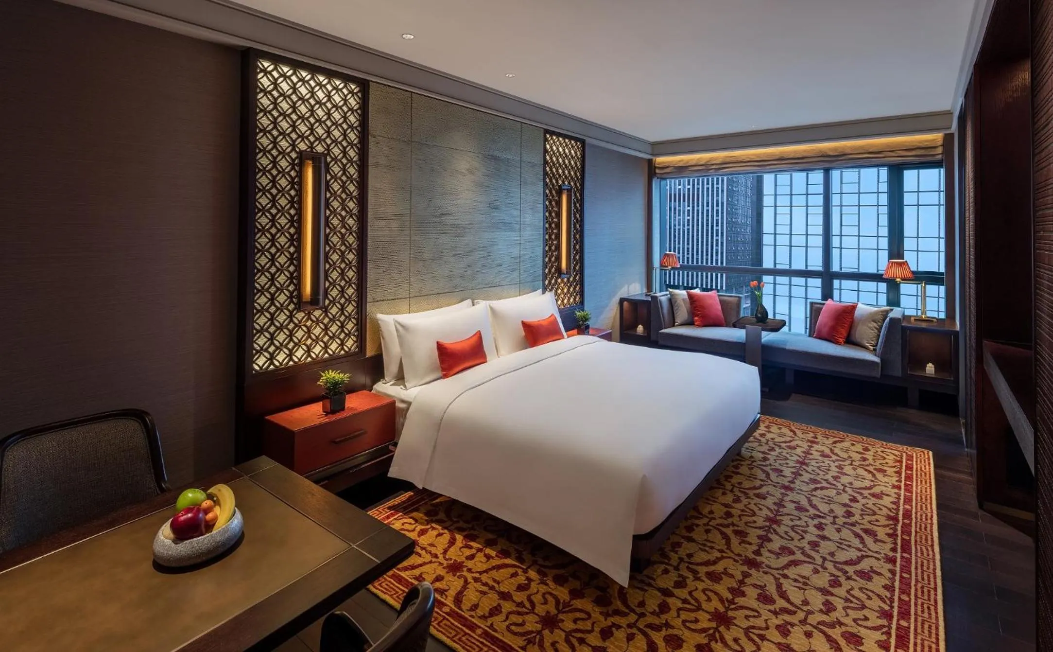 Photo of the whole room, Bed in Regent Chongqing