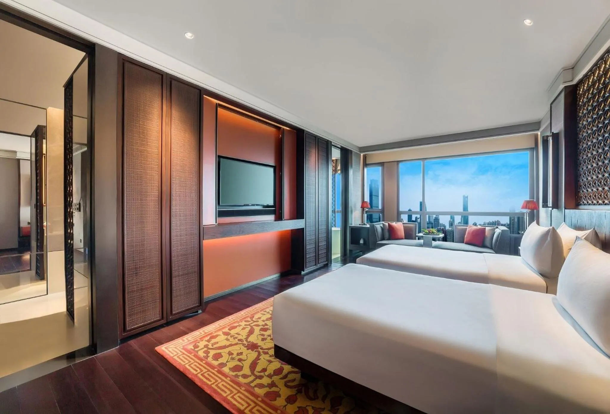 Photo of the whole room, Bed in Regent Chongqing