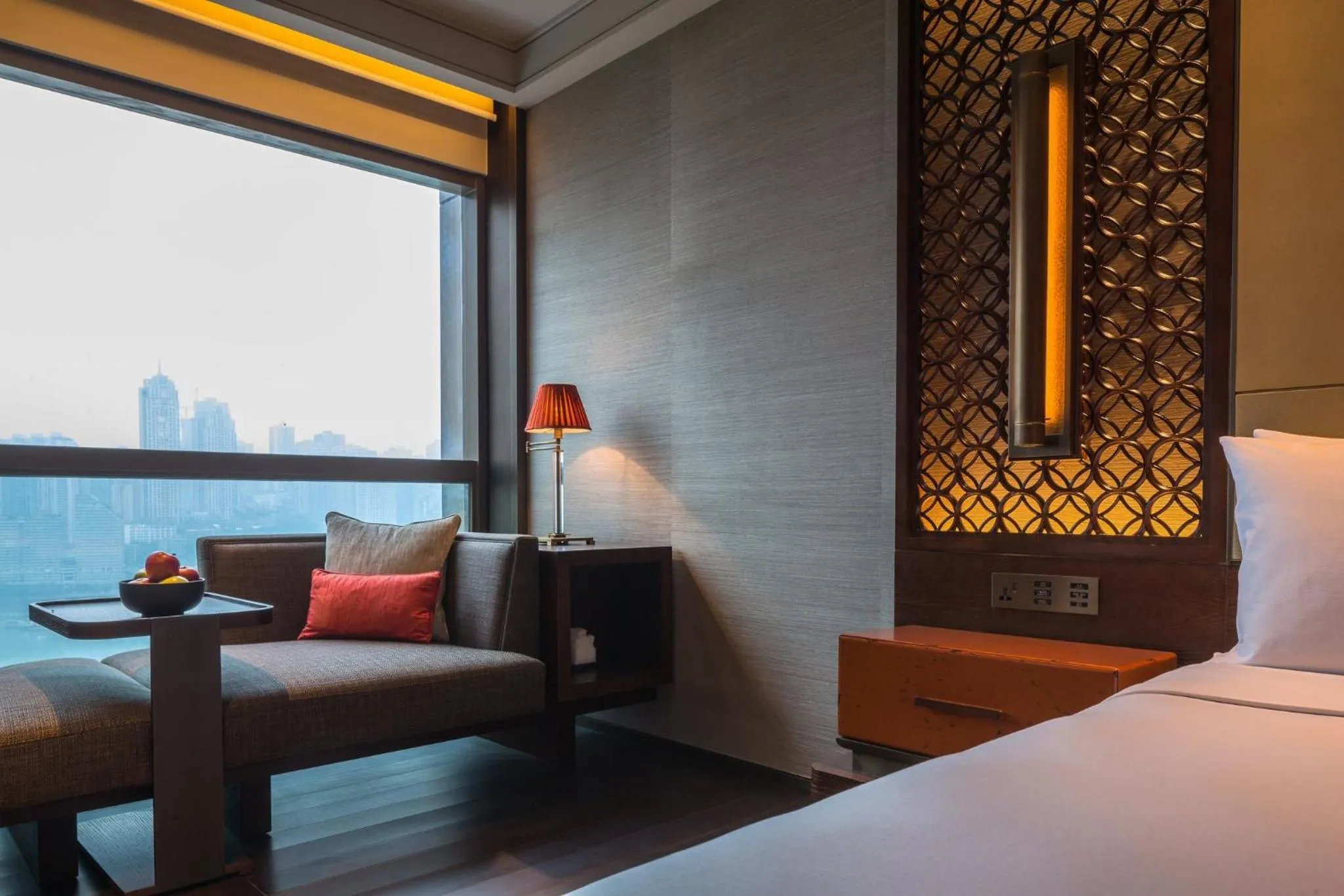 Photo of the whole room, Bed in Regent Chongqing