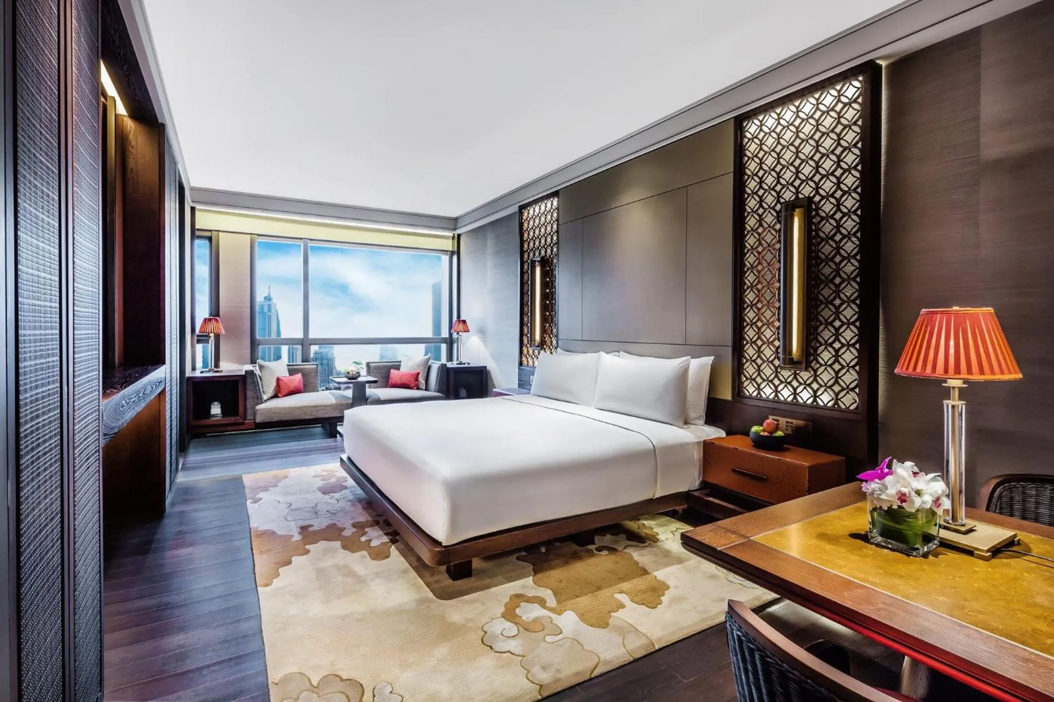 Photo of the whole room, Bed in Regent Chongqing