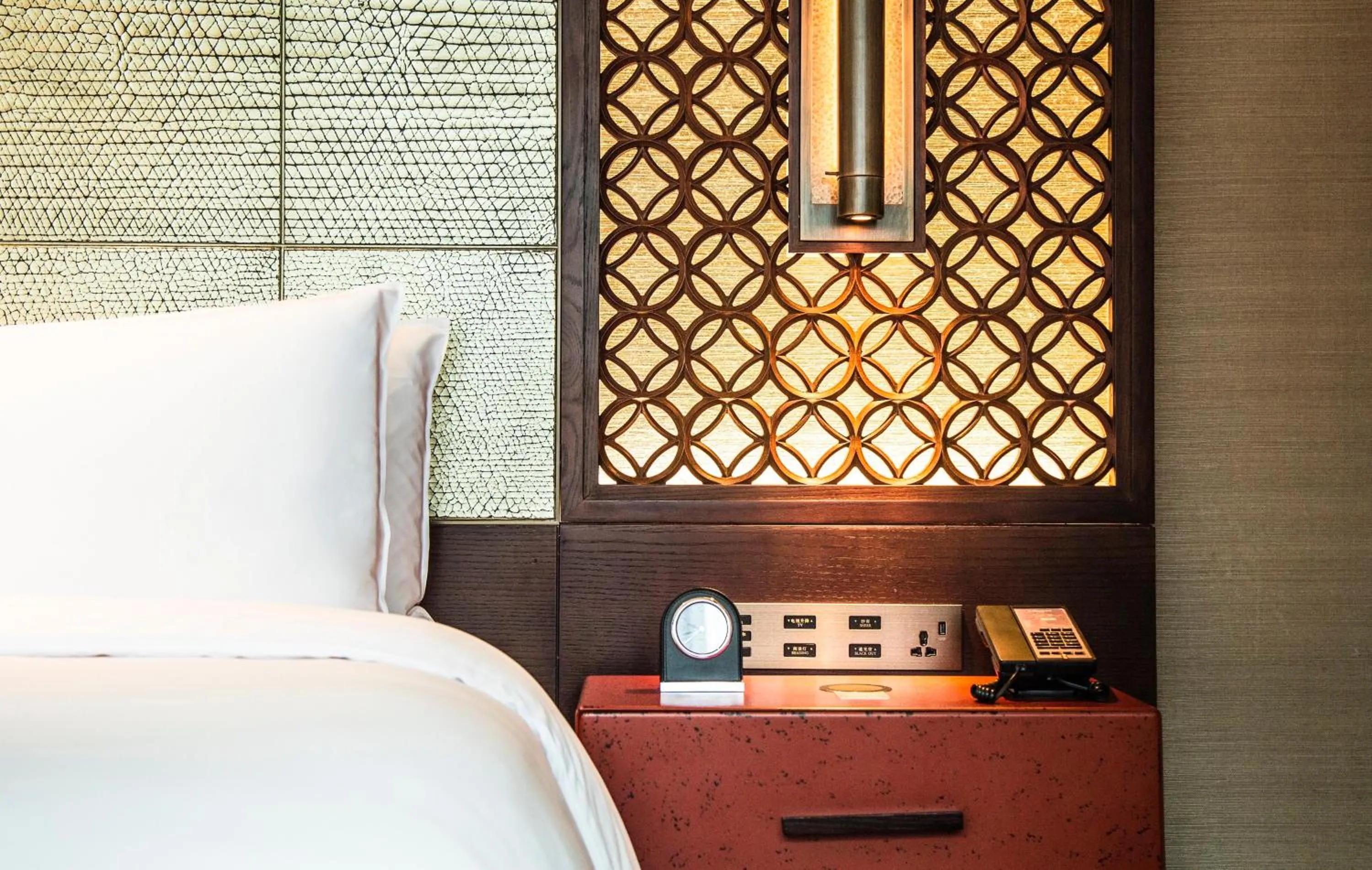 Photo of the whole room, Bed in Regent Chongqing