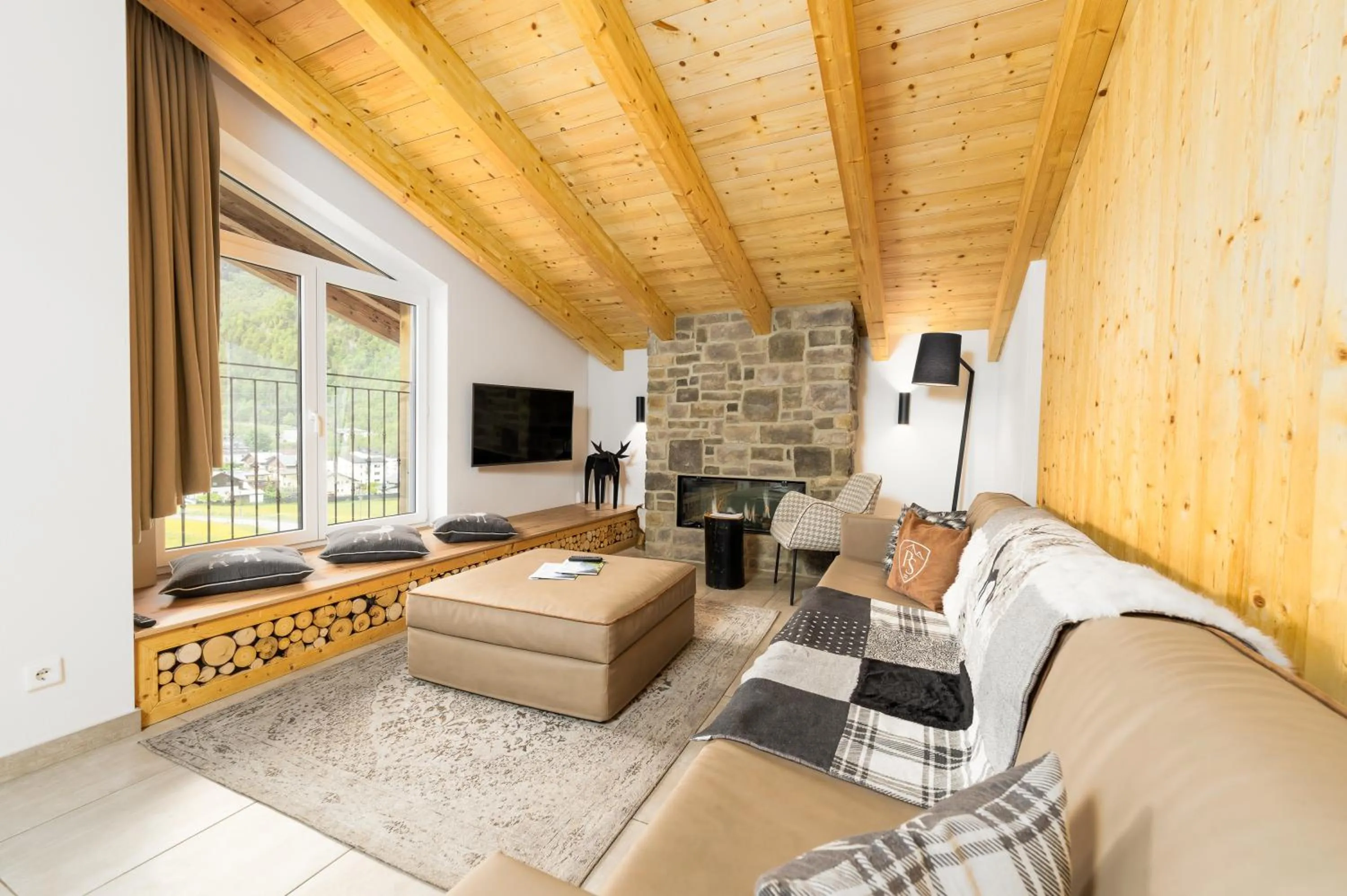 TV and multimedia in AvenidA Panorama Suites