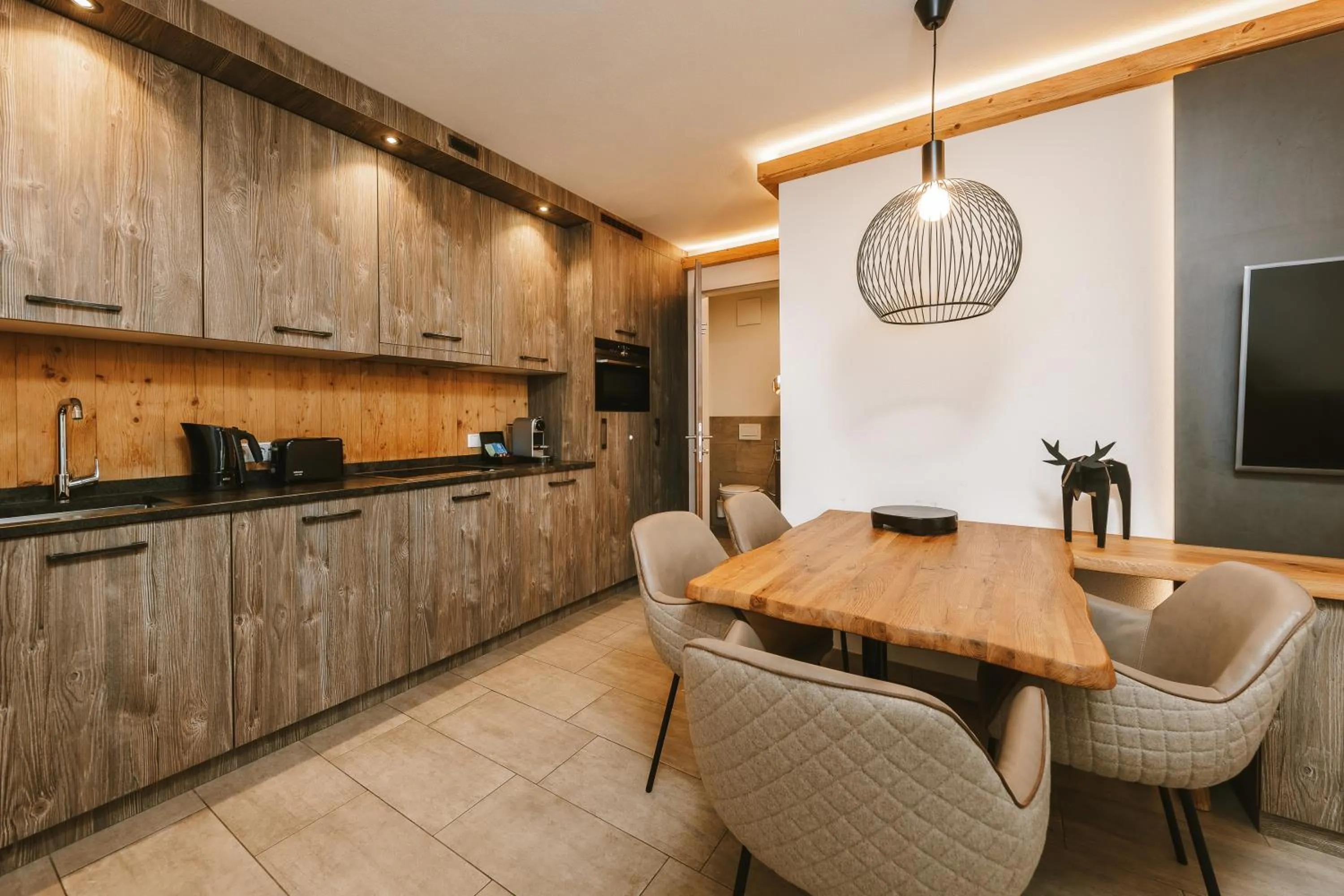 Dining area in AvenidA Panorama Suites