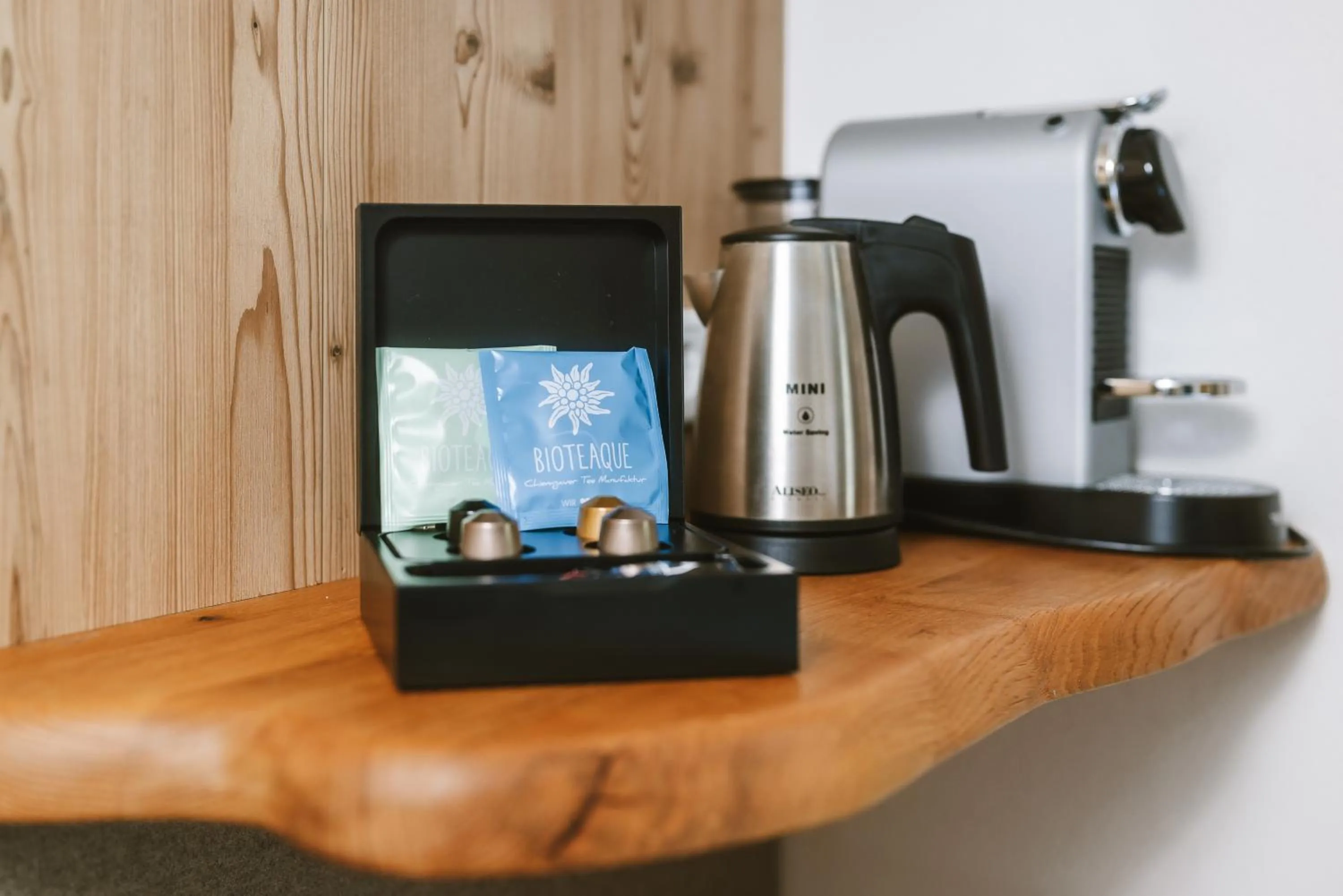 Coffee/tea facilities in AvenidA Panorama Suites