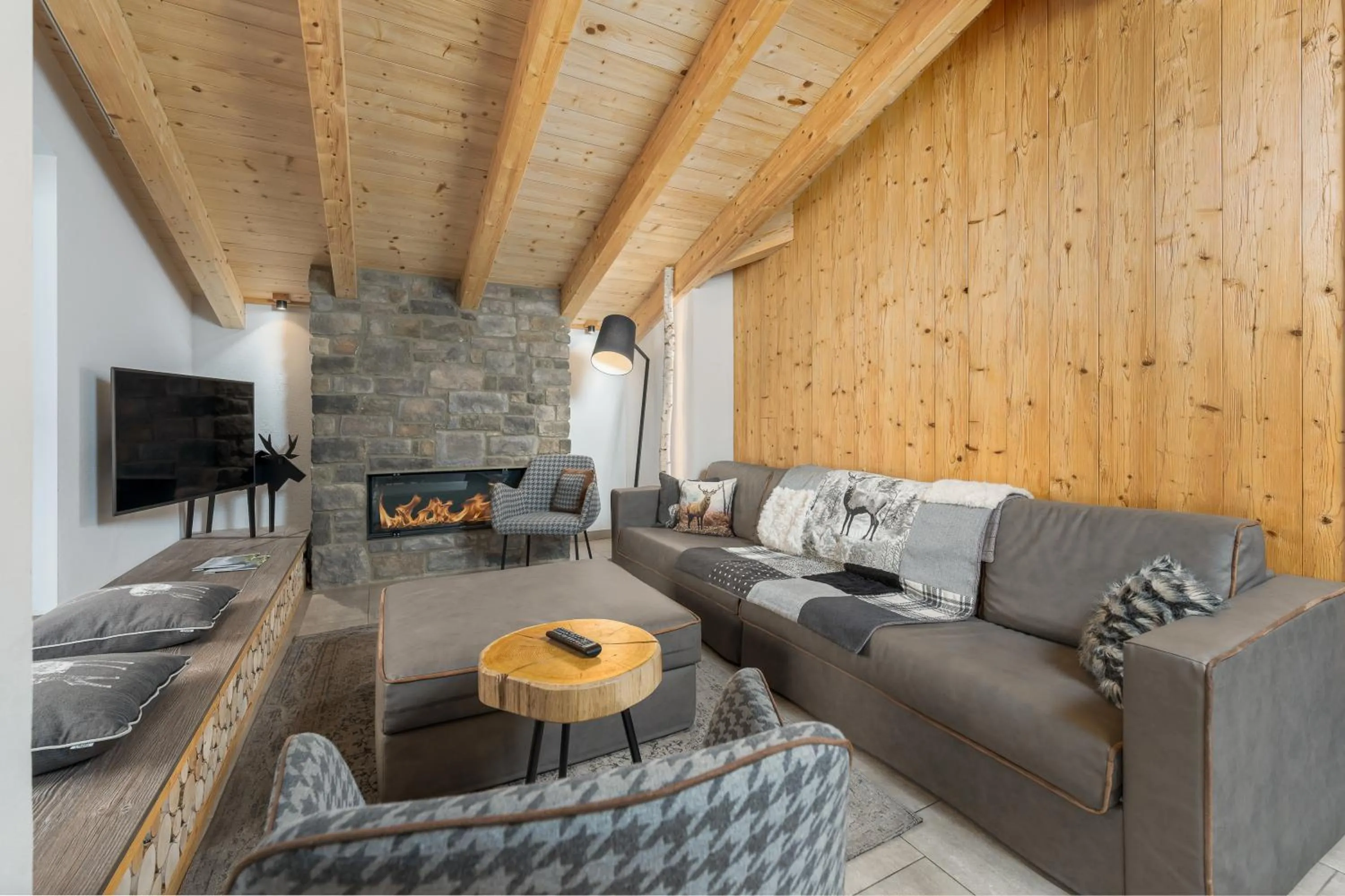 TV and multimedia in AvenidA Panorama Suites