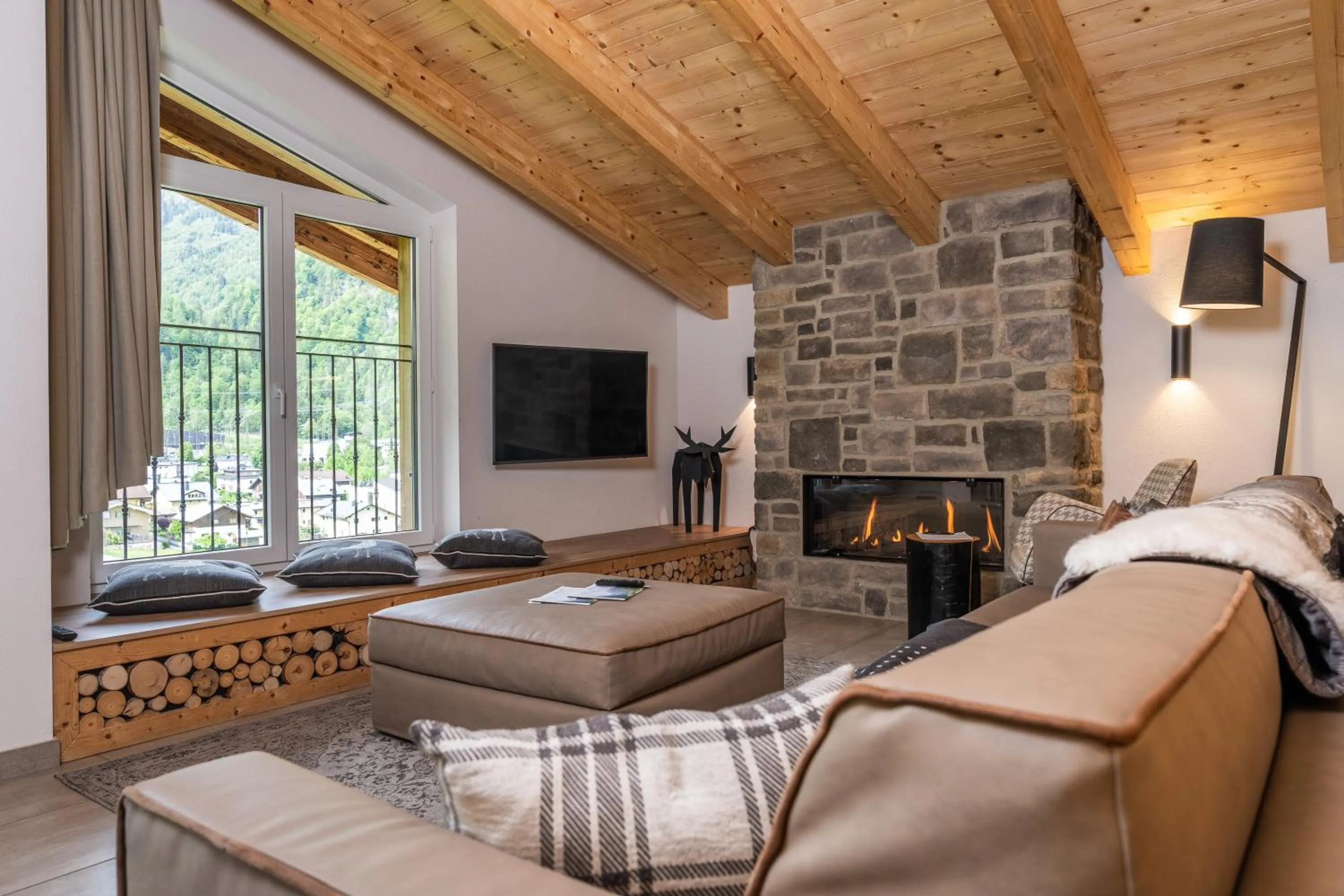 TV and multimedia in AvenidA Panorama Suites