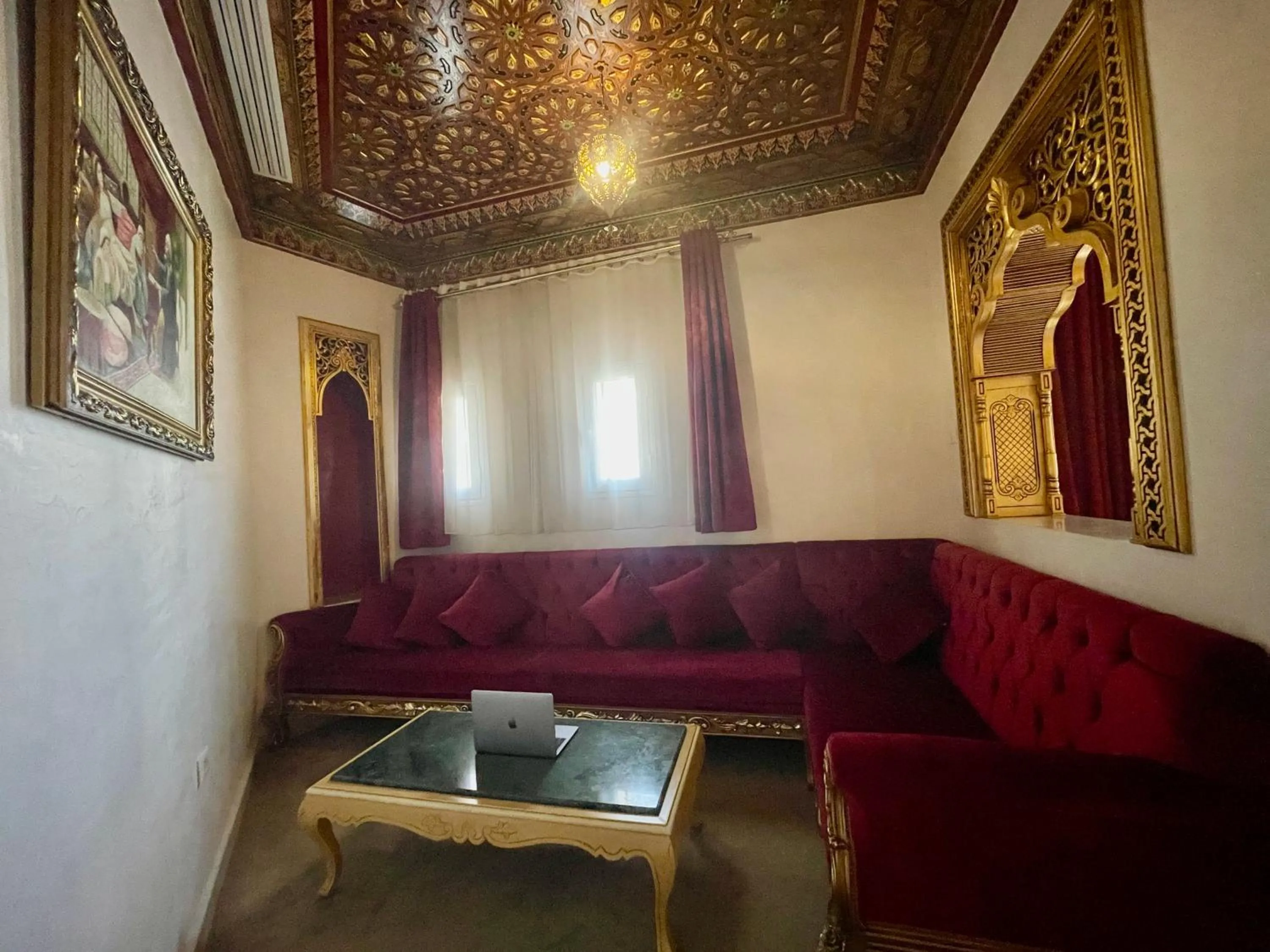 Living room in Royal Victoria - Ex British Embassy