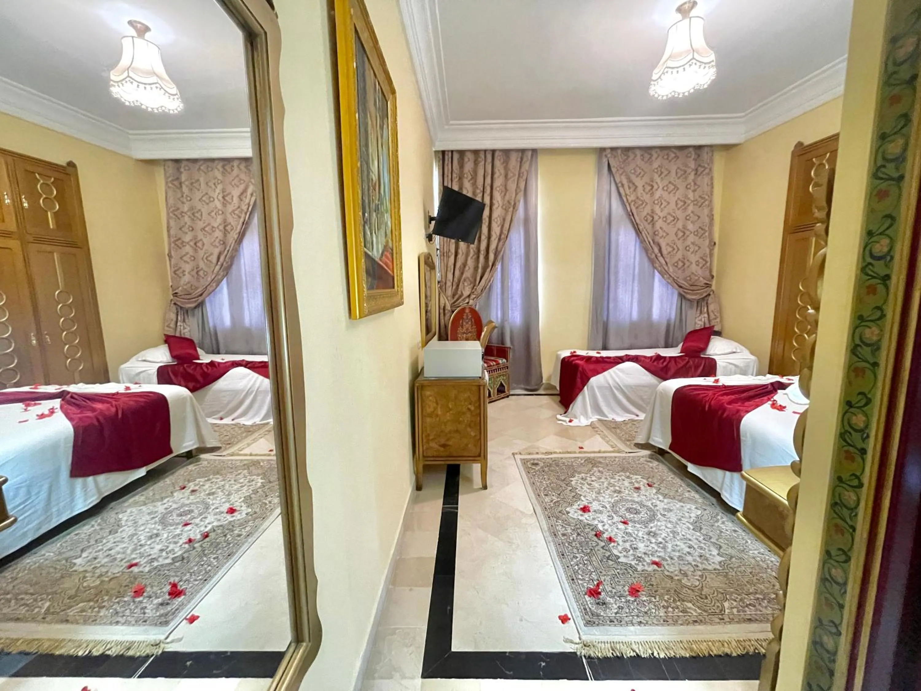 Bed in Royal Victoria - Ex British Embassy