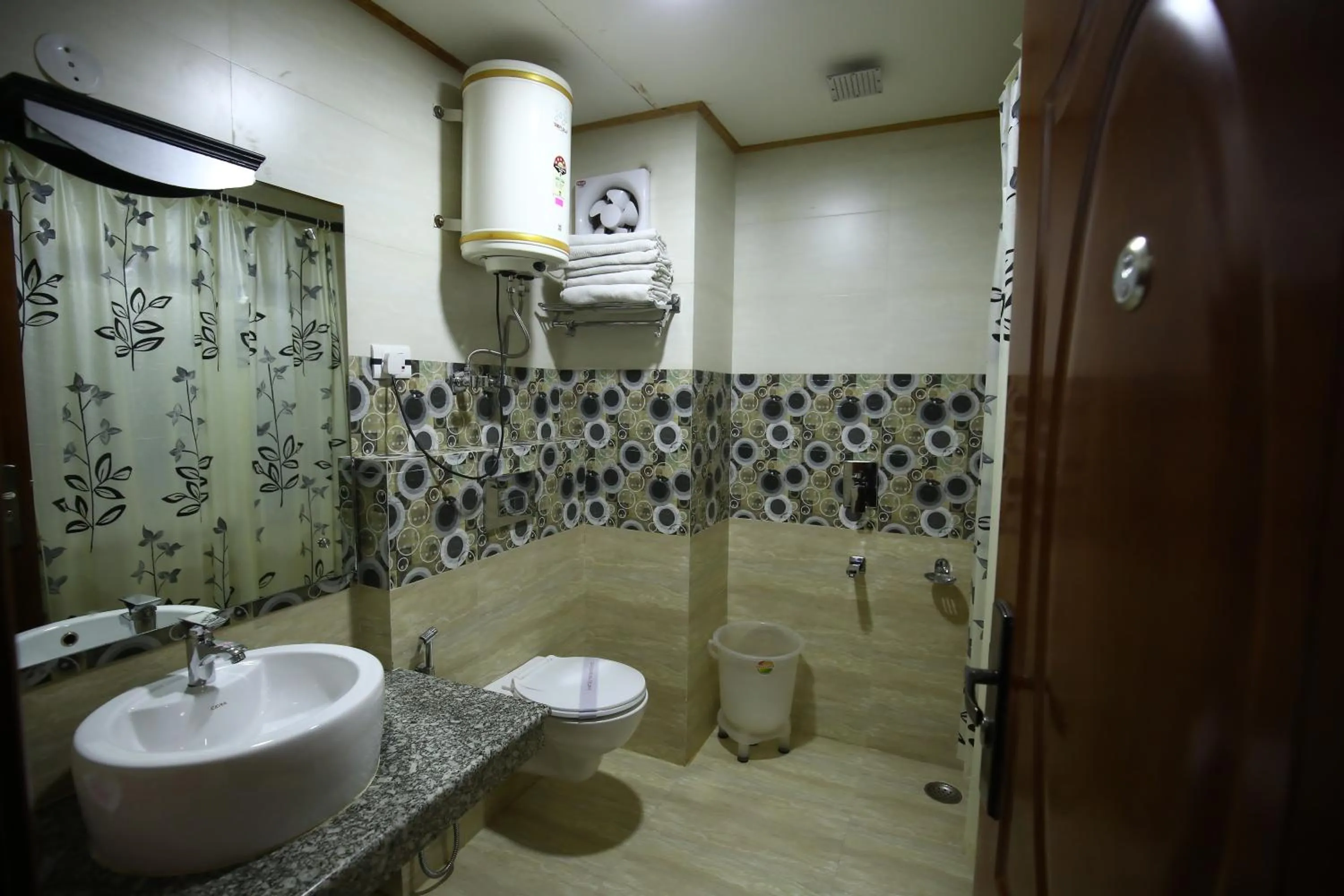 Shower in Hotels Apple Nest