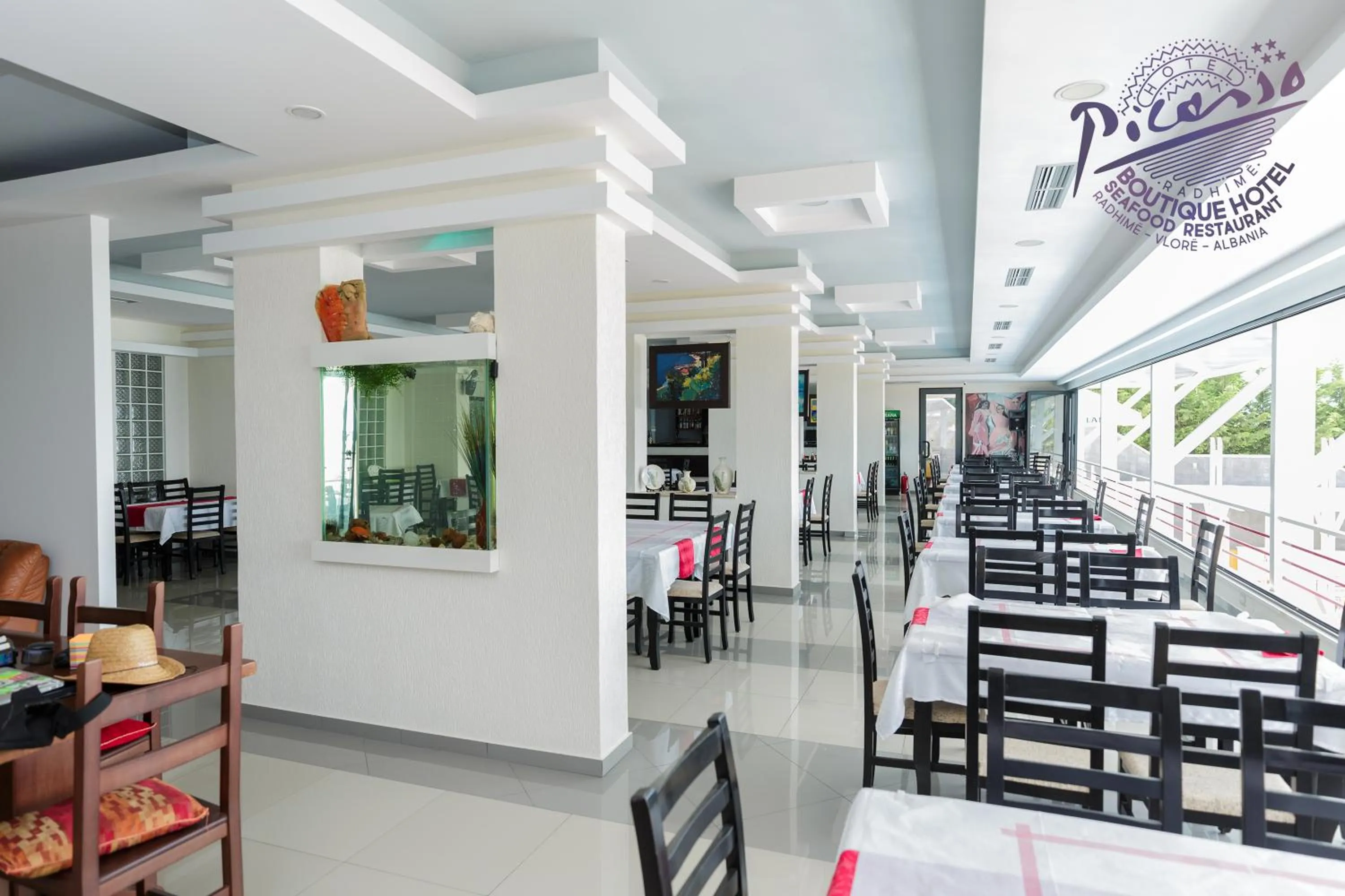 Restaurant/places to eat in Hotel Picasso