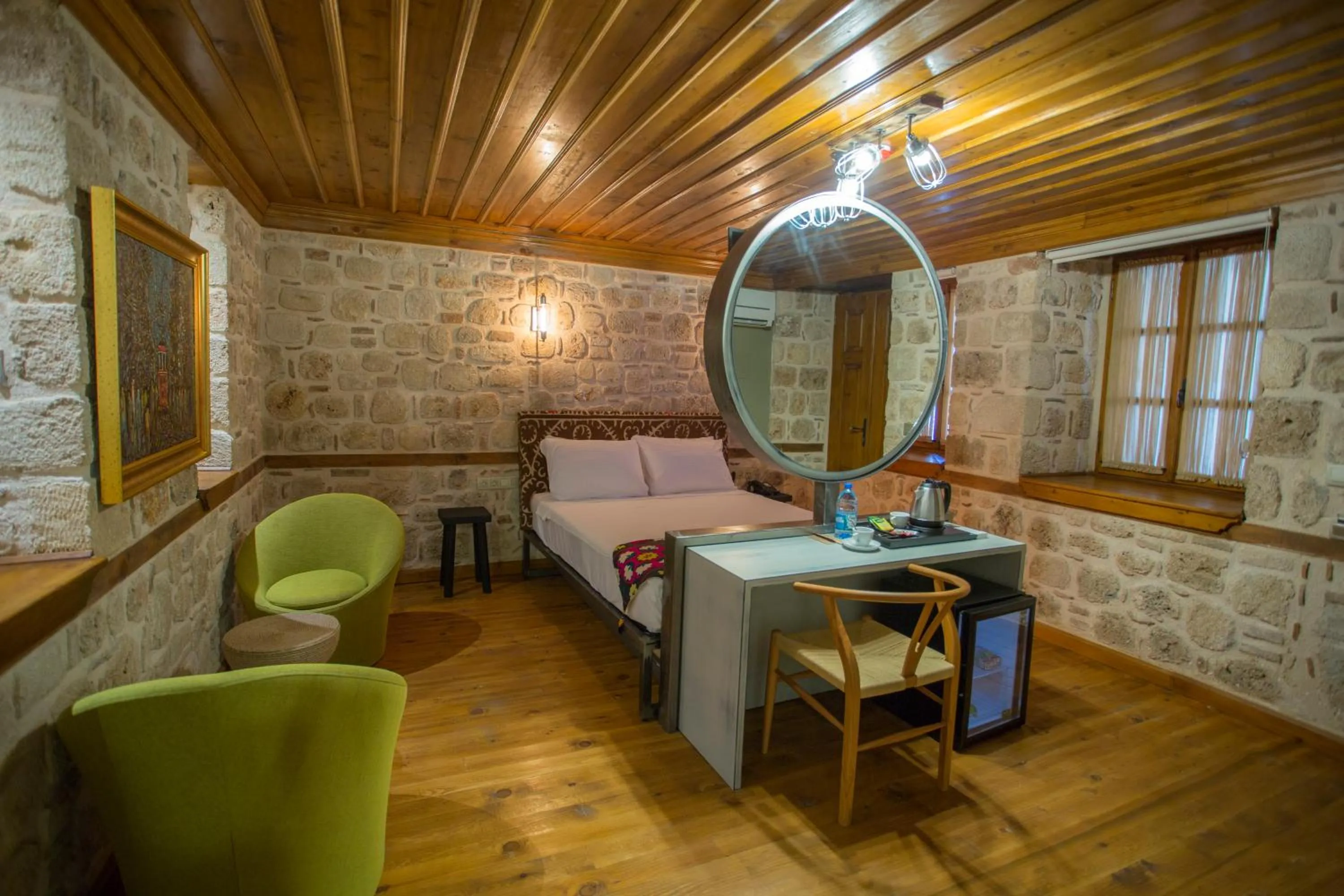 Photo of the whole room in Char Me Hotel