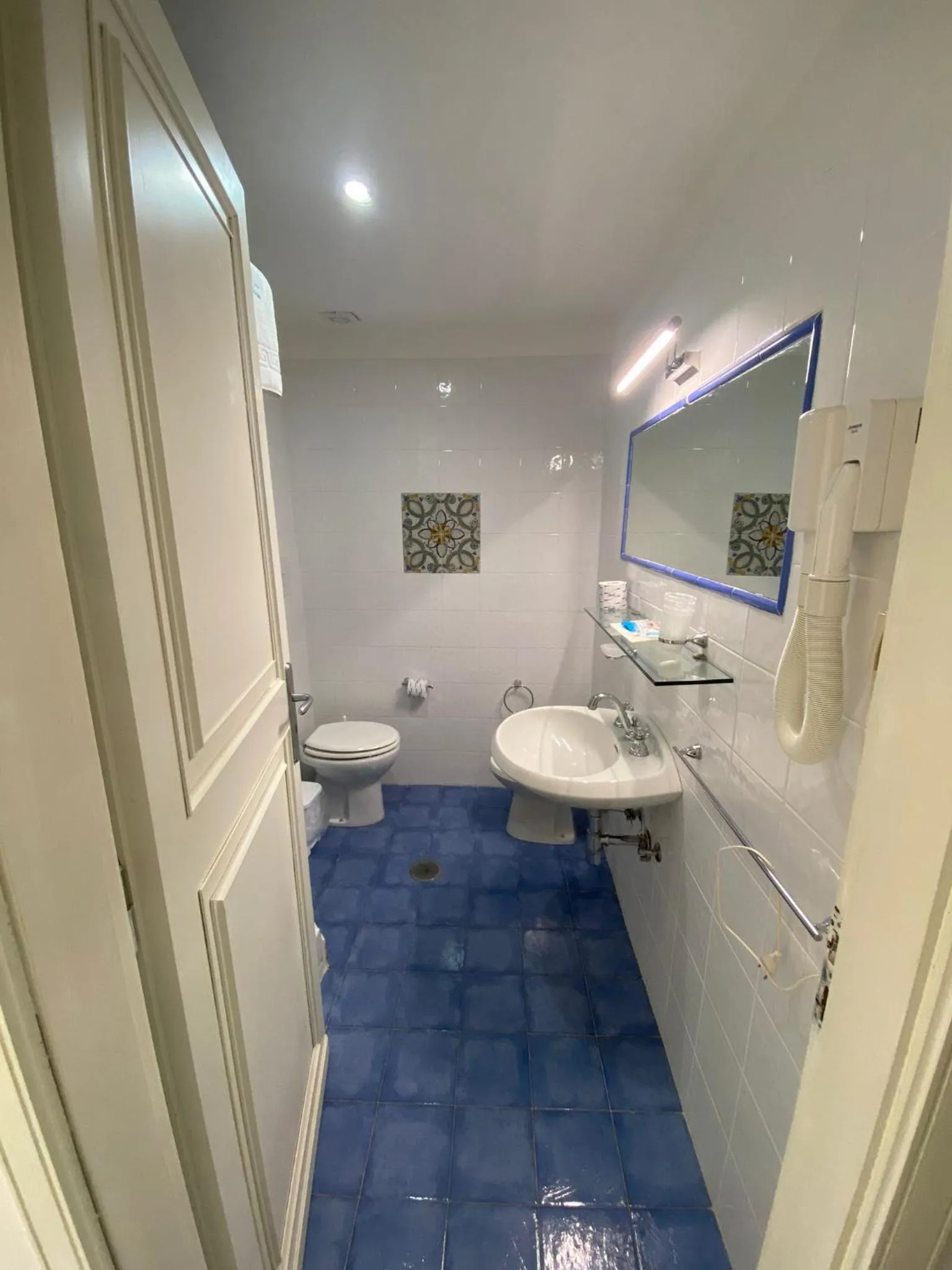 Toilet in Hotel America