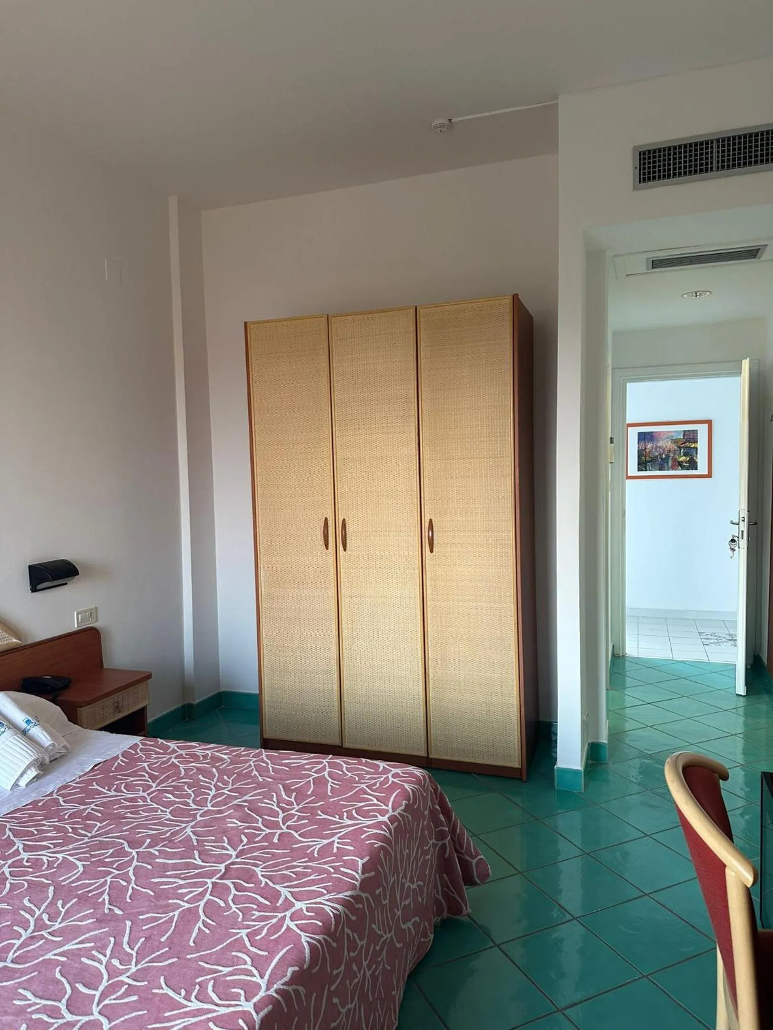 Photo of the whole room, Bed in Hotel America