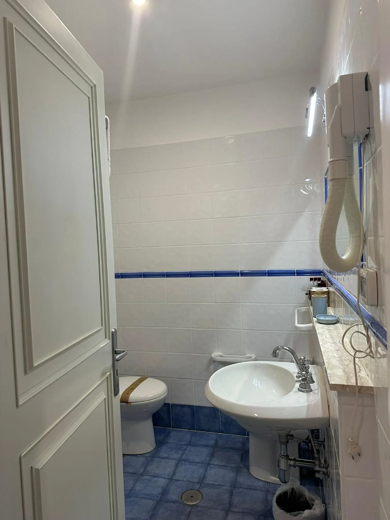 Toilet in Hotel America