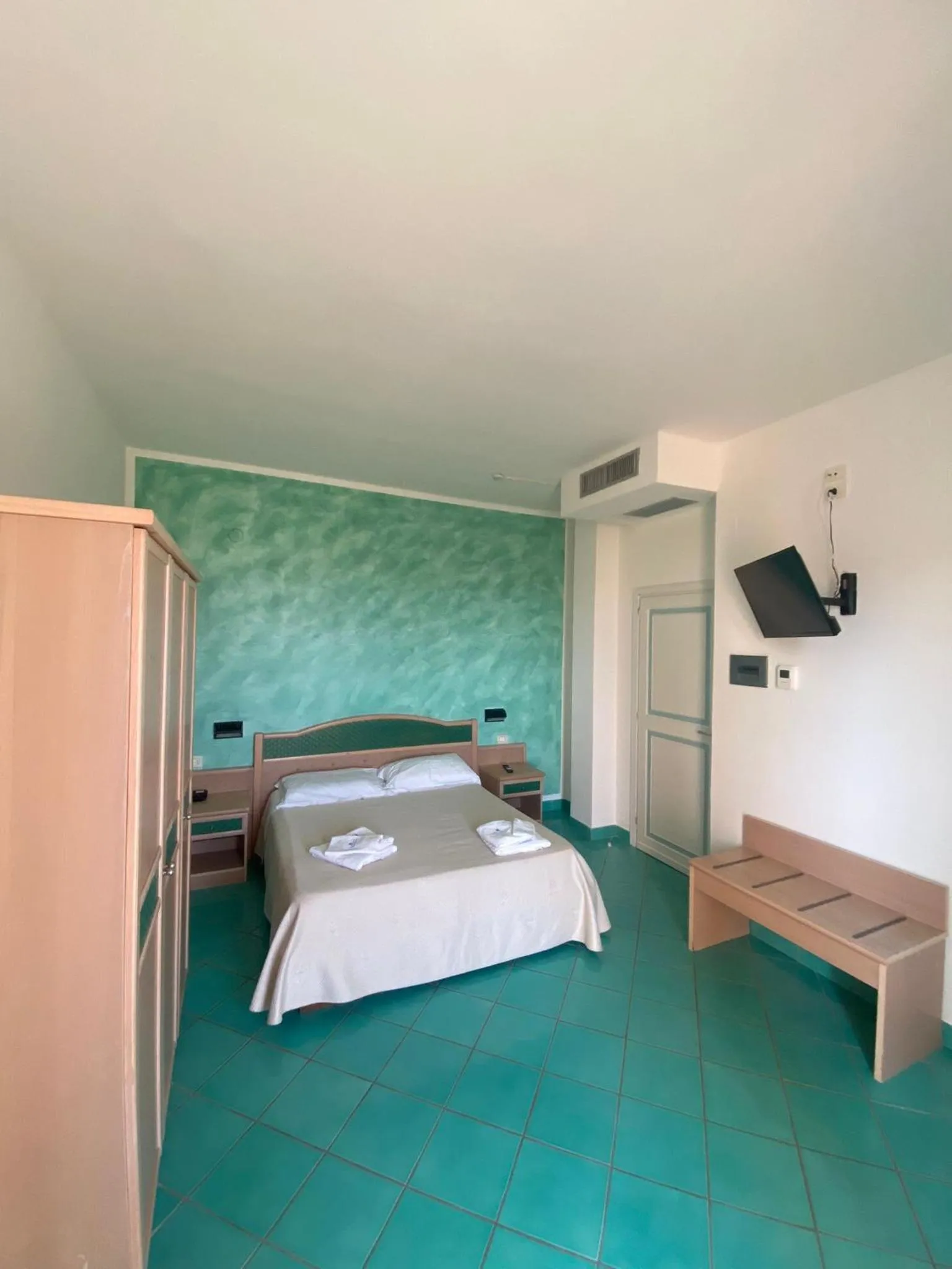 Bed in Hotel America